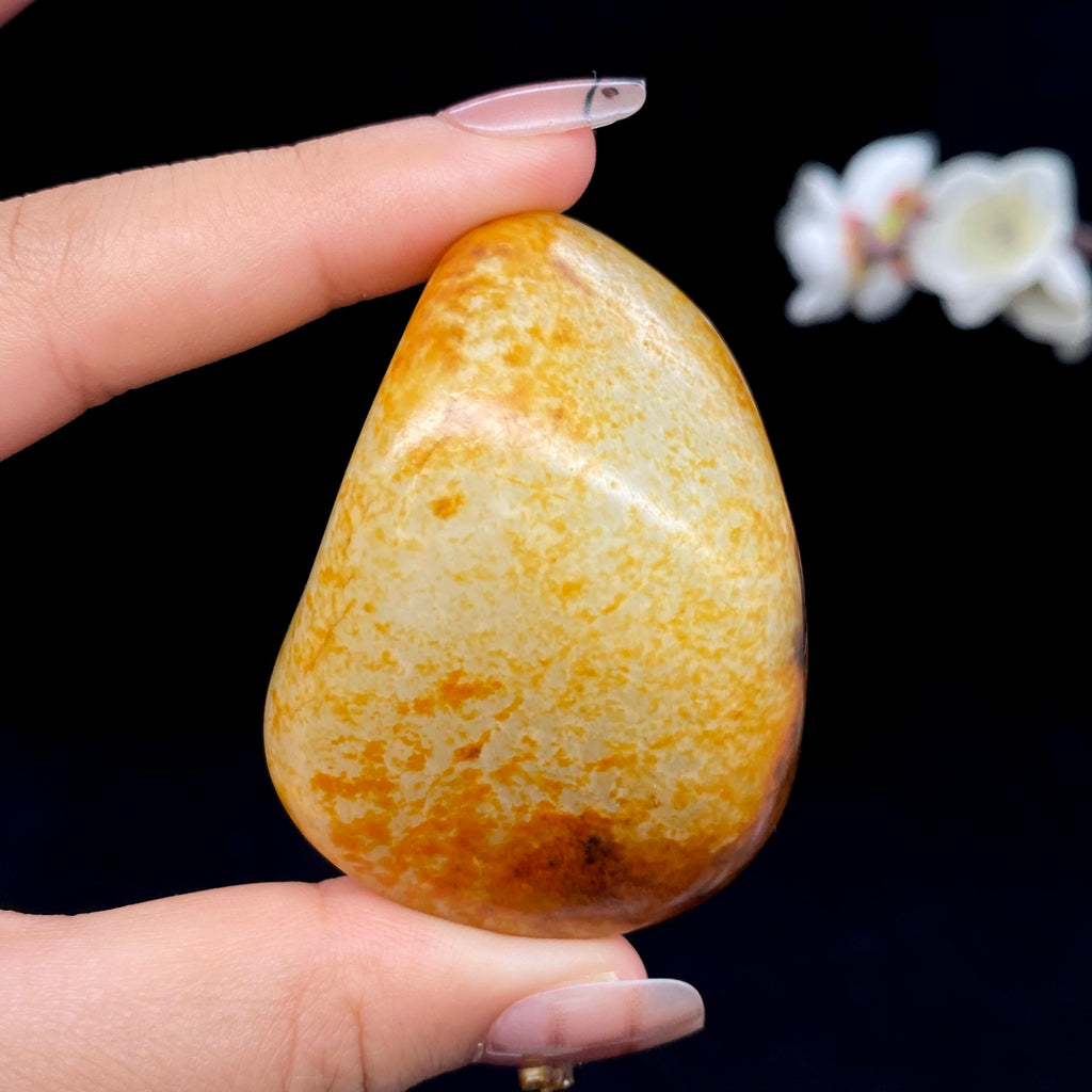和田玉聚黄皮籽料手把件（98g）