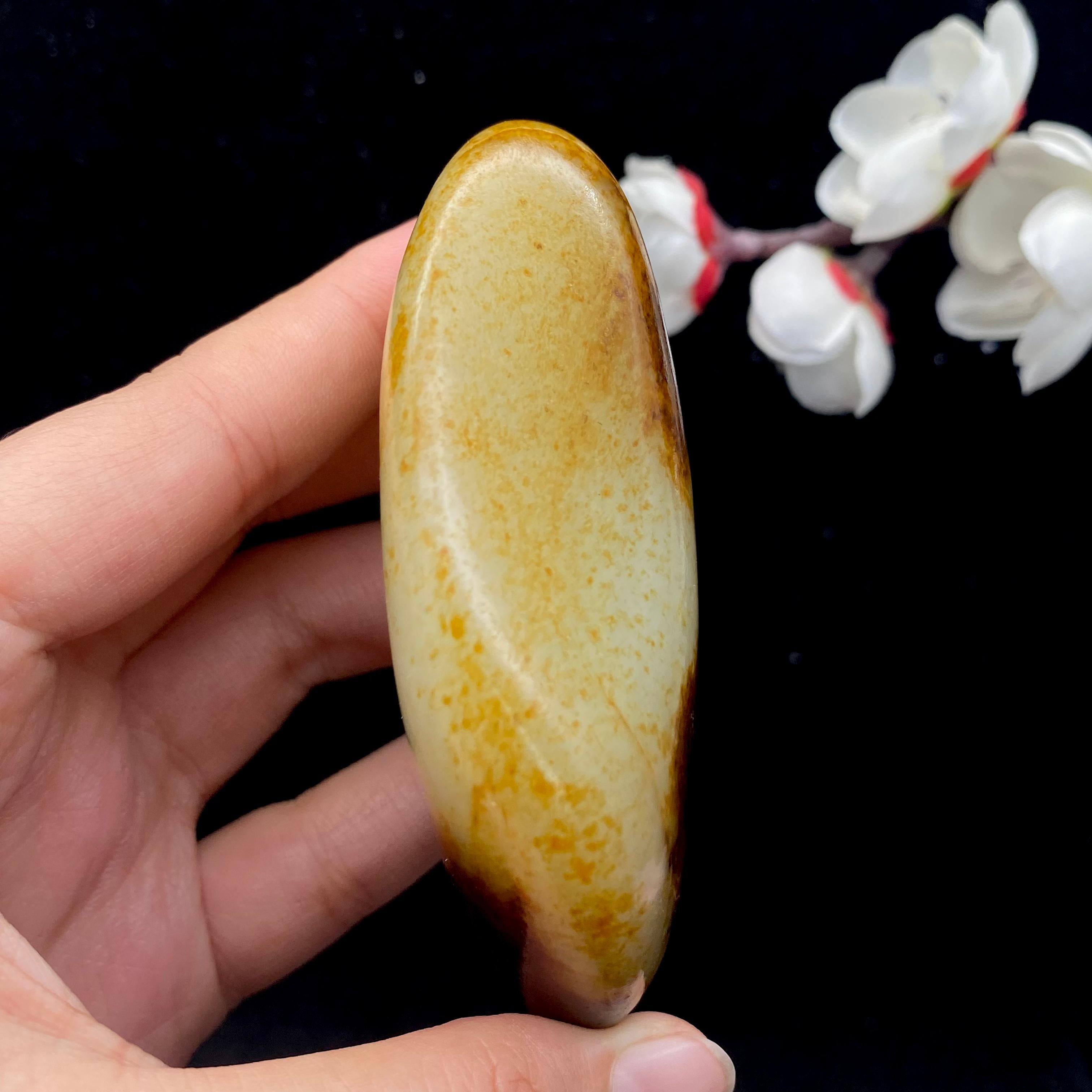和田玉聚红皮籽料（176g）