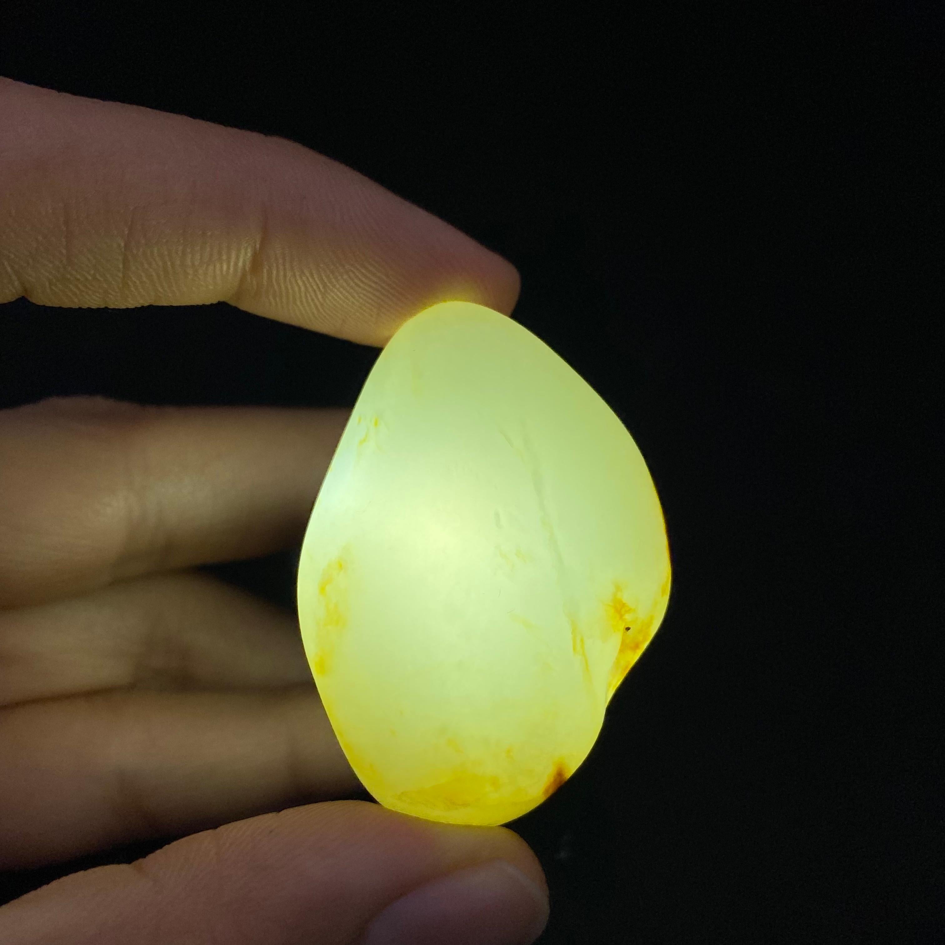 和田玉洒金皮籽料原石（27.3g）