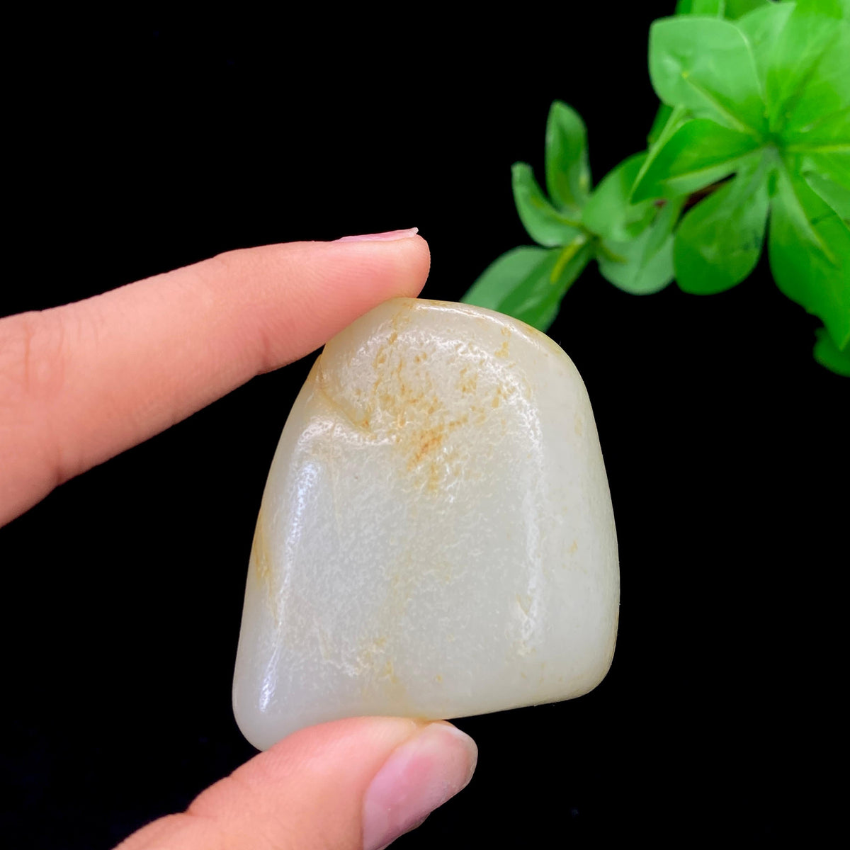 和田玉洒金皮籽料手把件（84.9g）