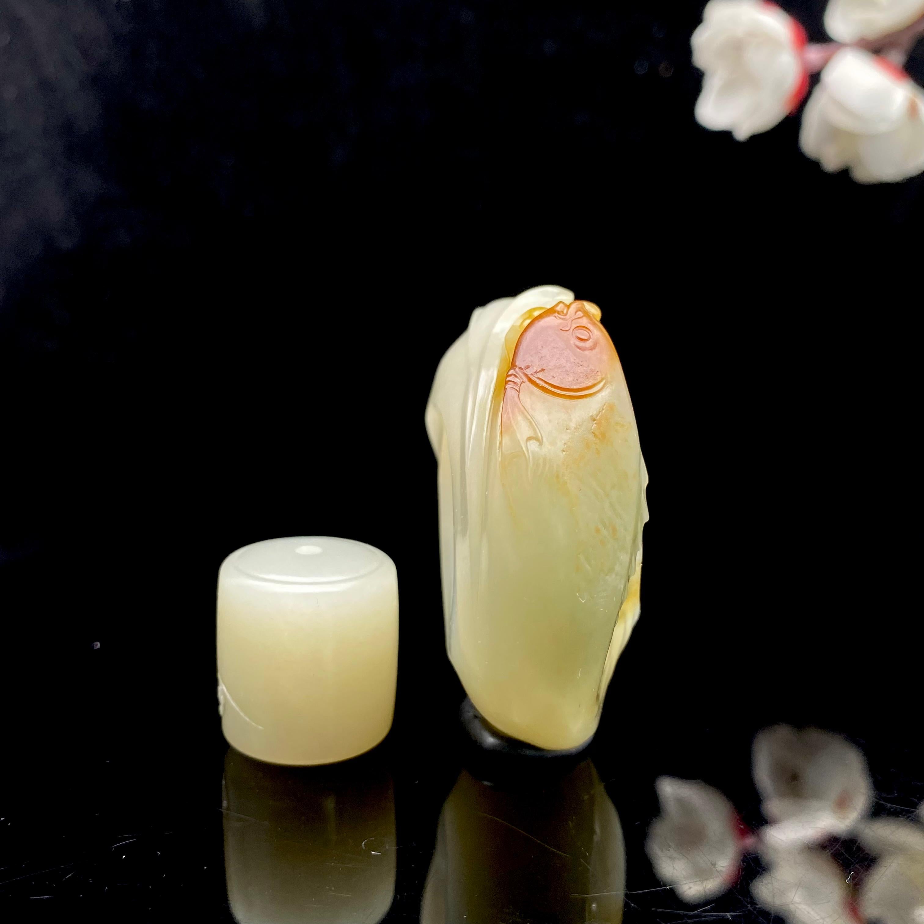 和田玉白玉籽料带翠【连年有余】扳指（72.3g）