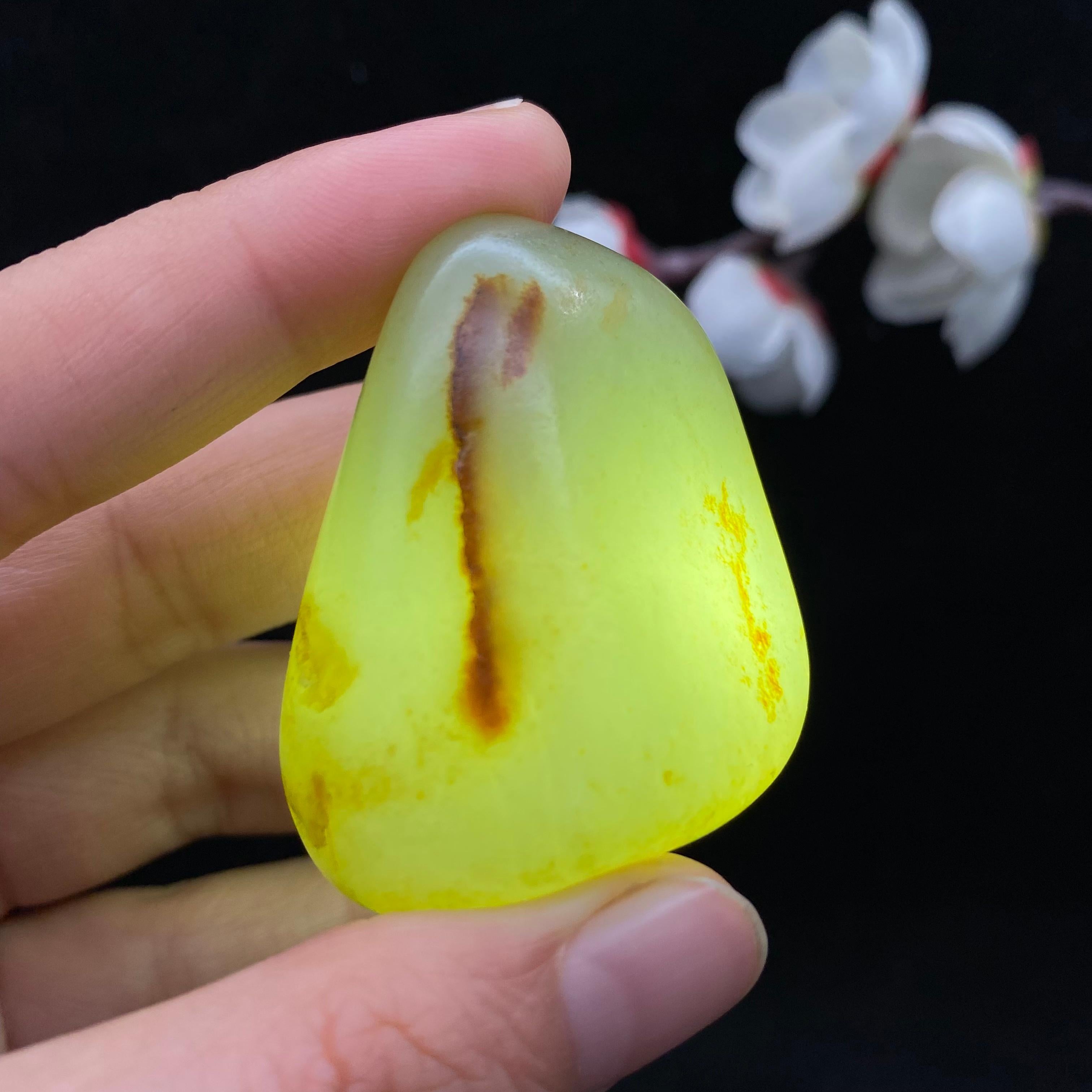 和田玉洒金皮籽料大挂件（52.3g）