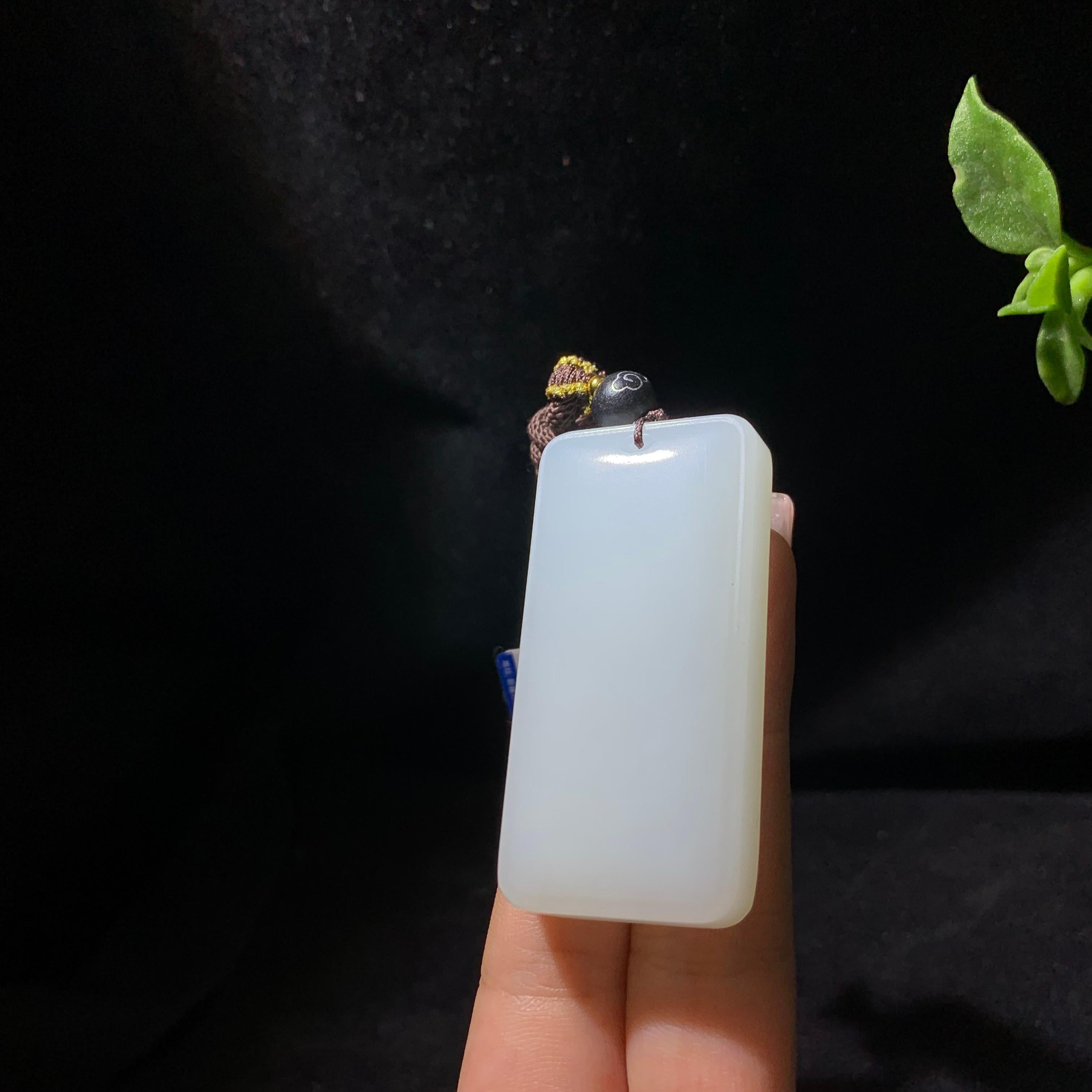 精品和田山料羊脂白玉无事牌（47.3g）