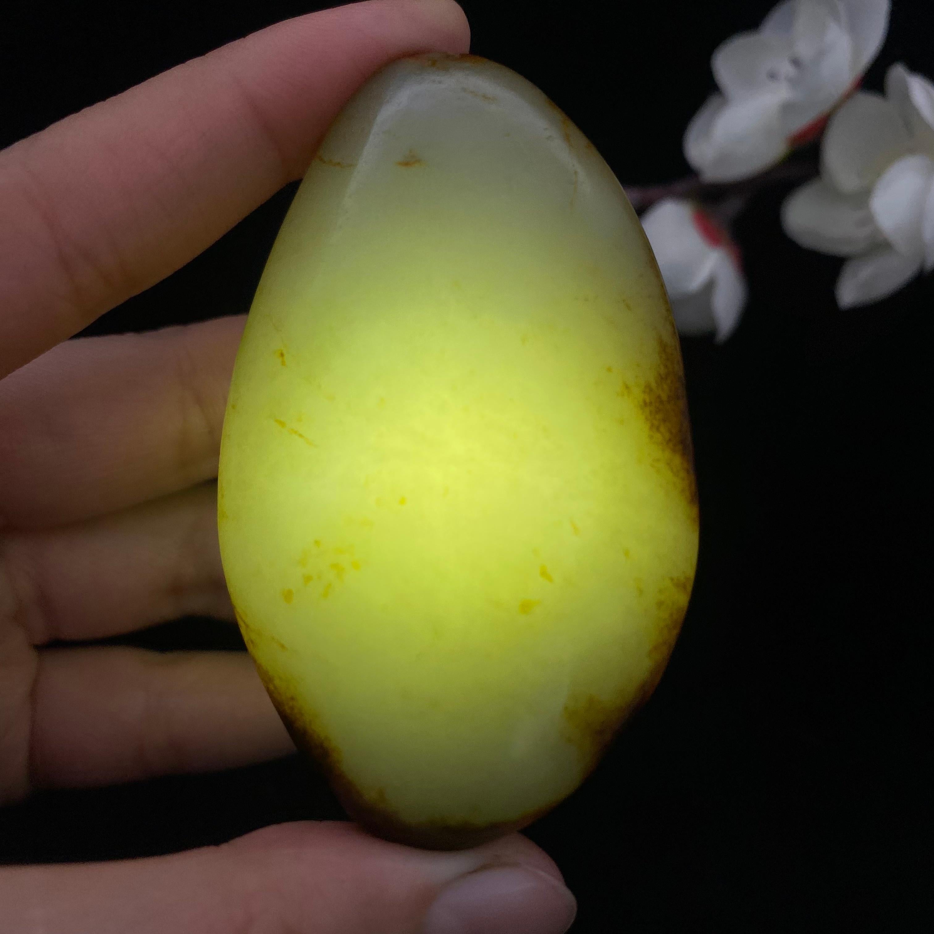 和田玉聚黄皮籽料手把件（79.6g）