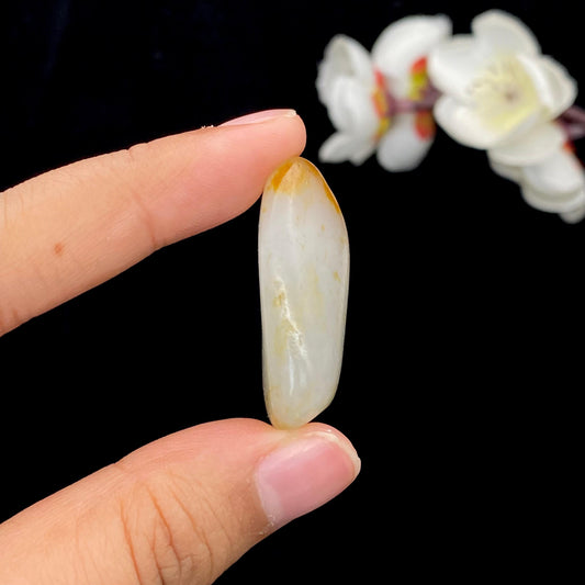 和田玉聚红皮青花底籽料吊坠籽（15.5g）