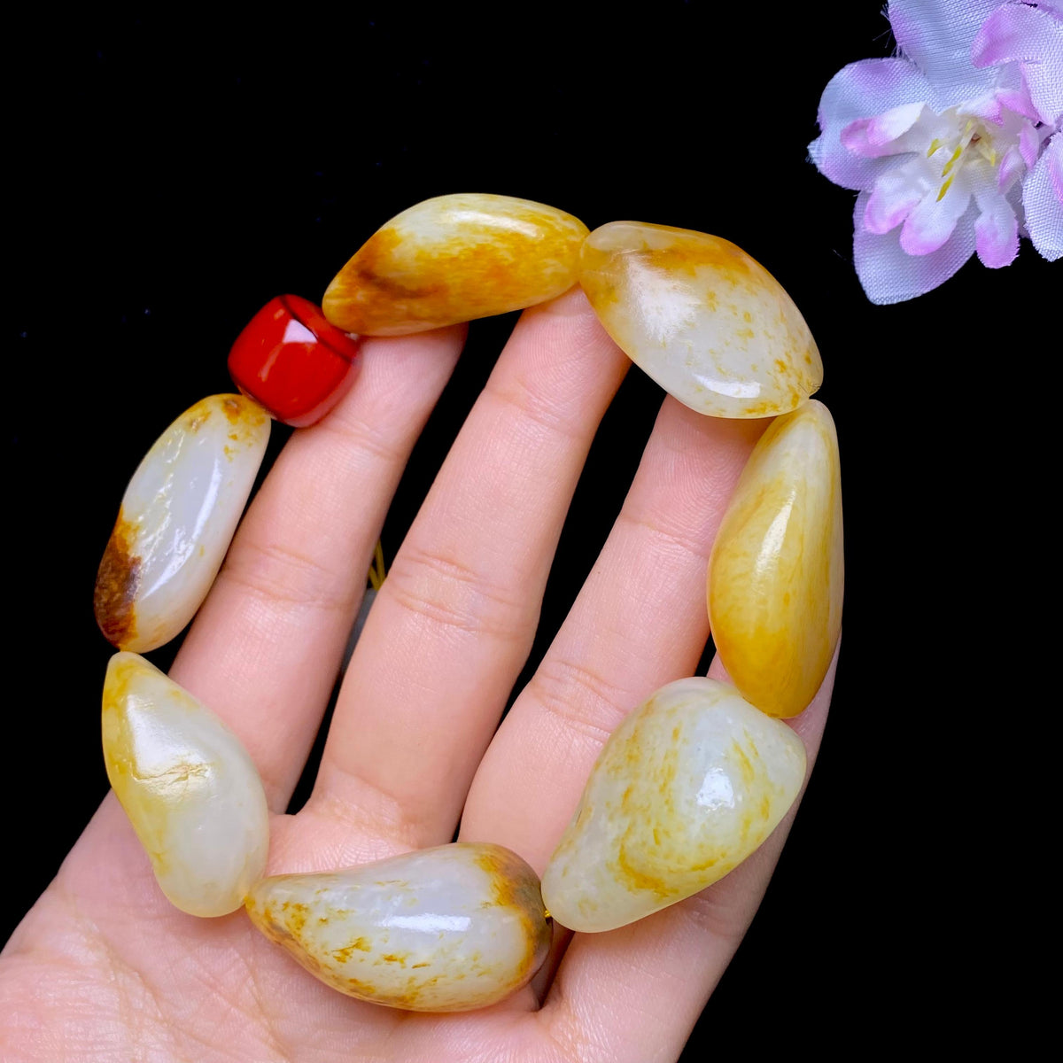 和田玉洒金皮籽料手串（105.37g）