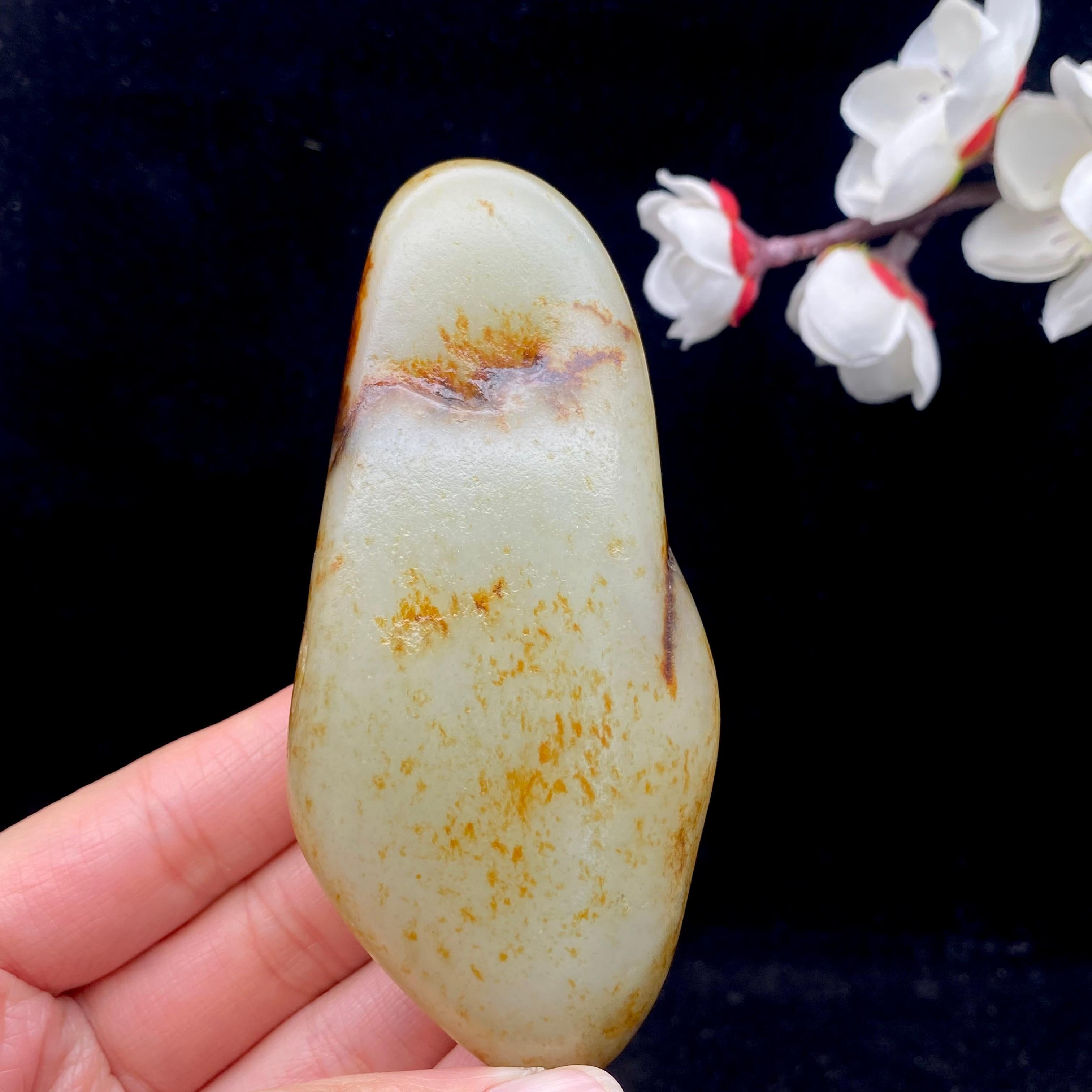 和田玉聚红皮籽料手把件（127.4g）
