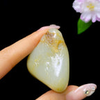 和田玉洒金皮籽料手把件（102.73g）