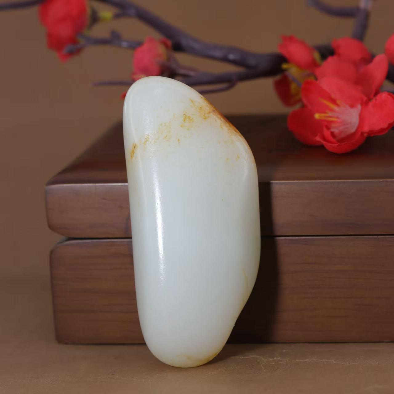 和田玉椎间盘籽料原石手把件（107.8g）
