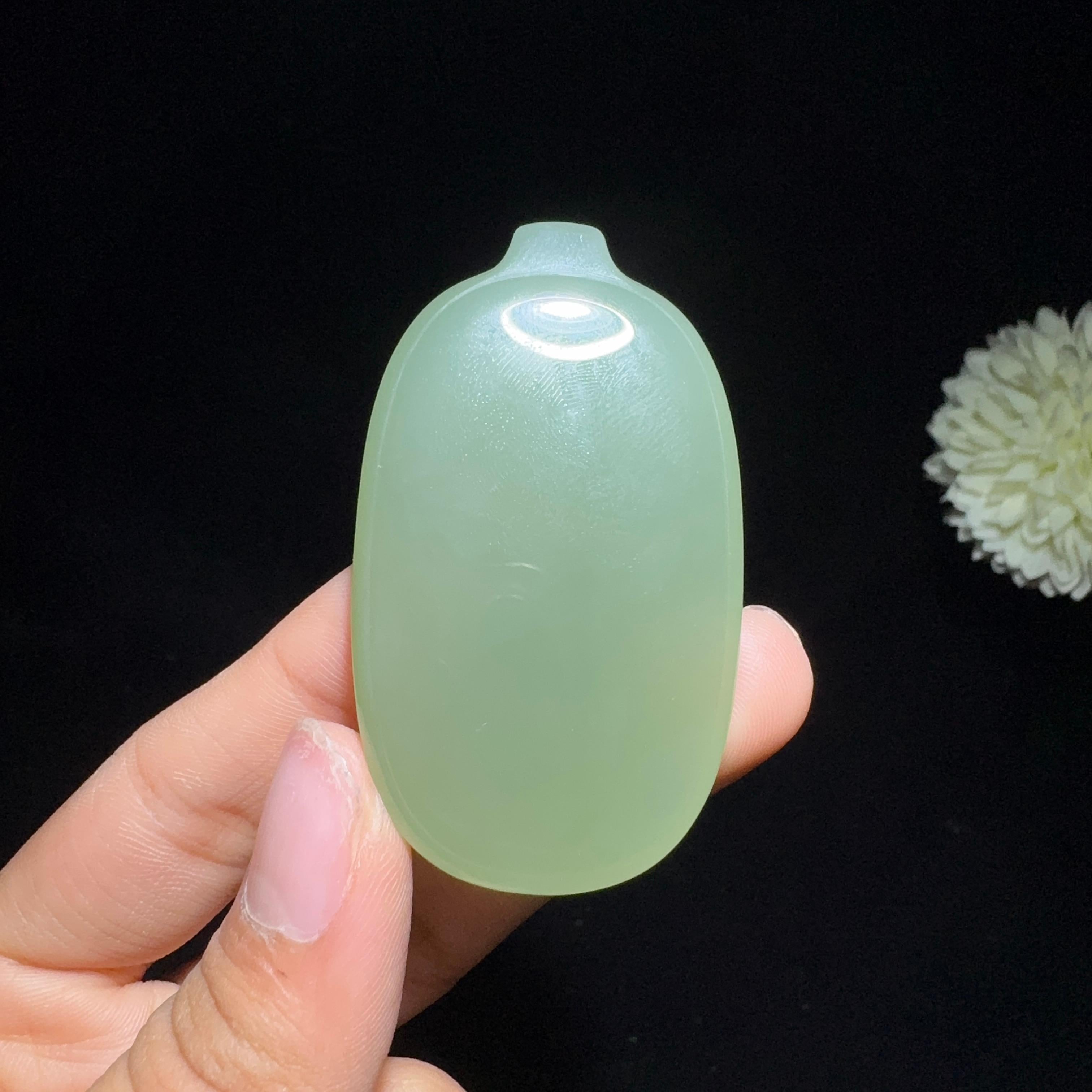 和田玉湖水绿平安无事牌（30.8g）