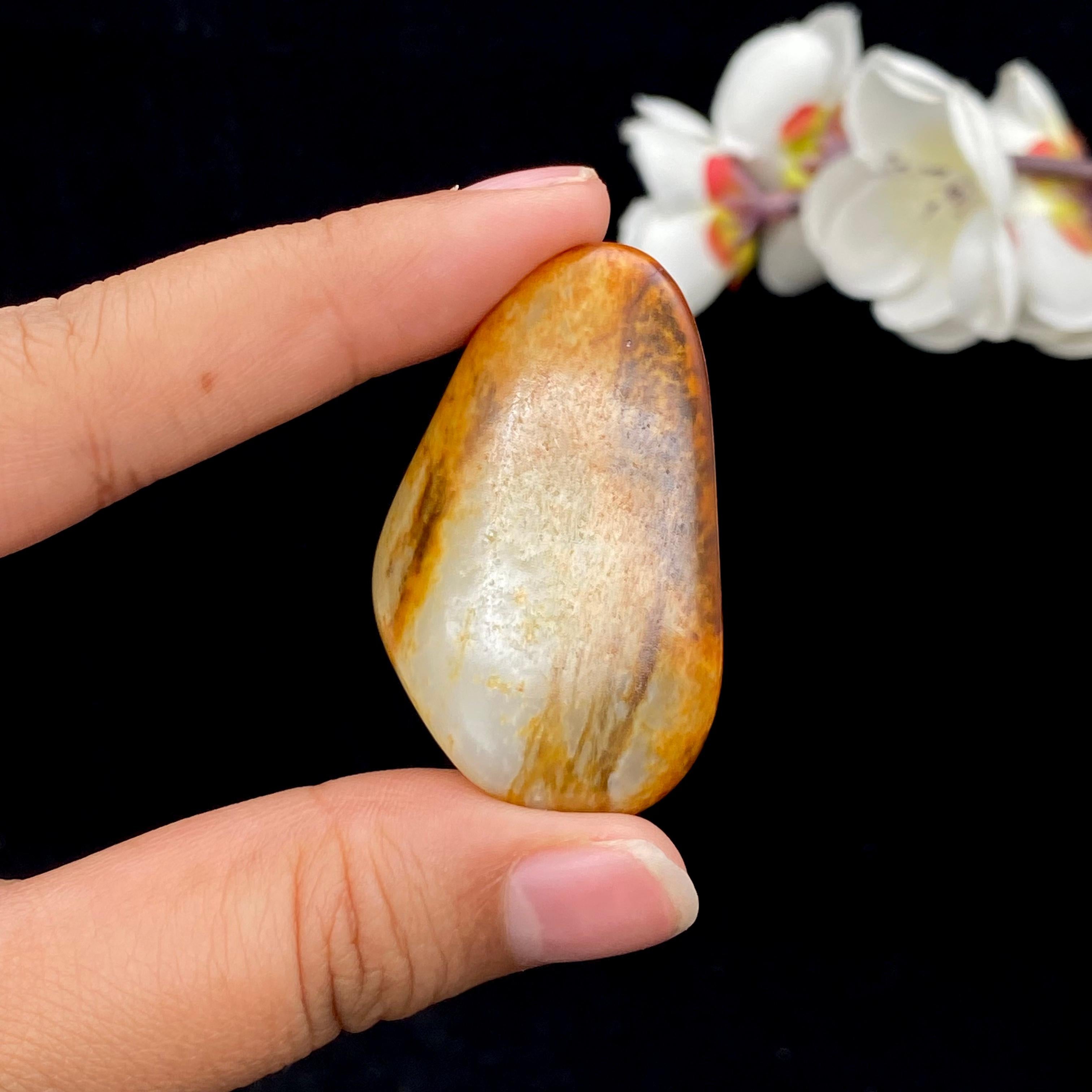 和田玉聚黄皮籽料挂件（25.6g）