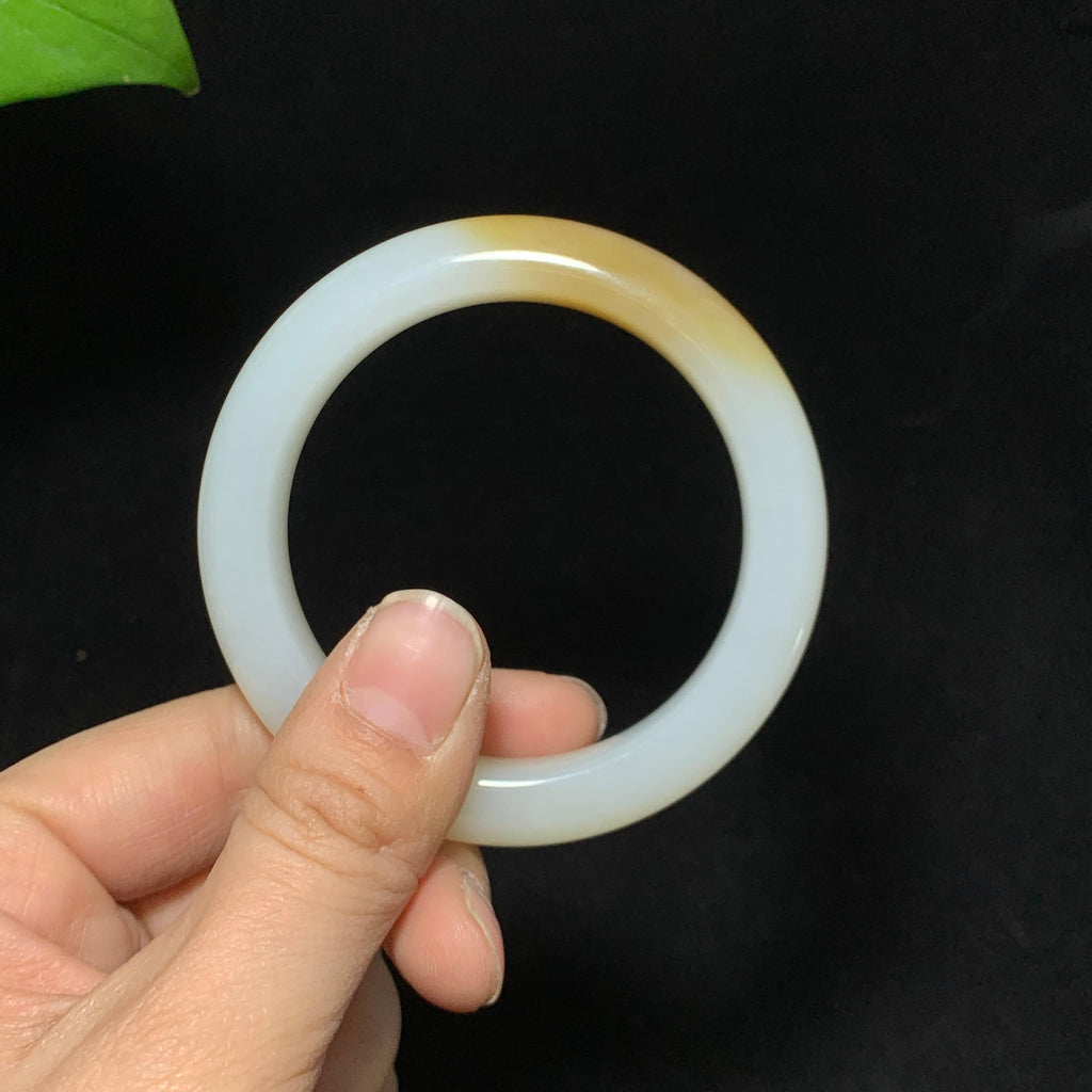 收藏级新疆且末羊脂糖白玉手镯（56.1g）