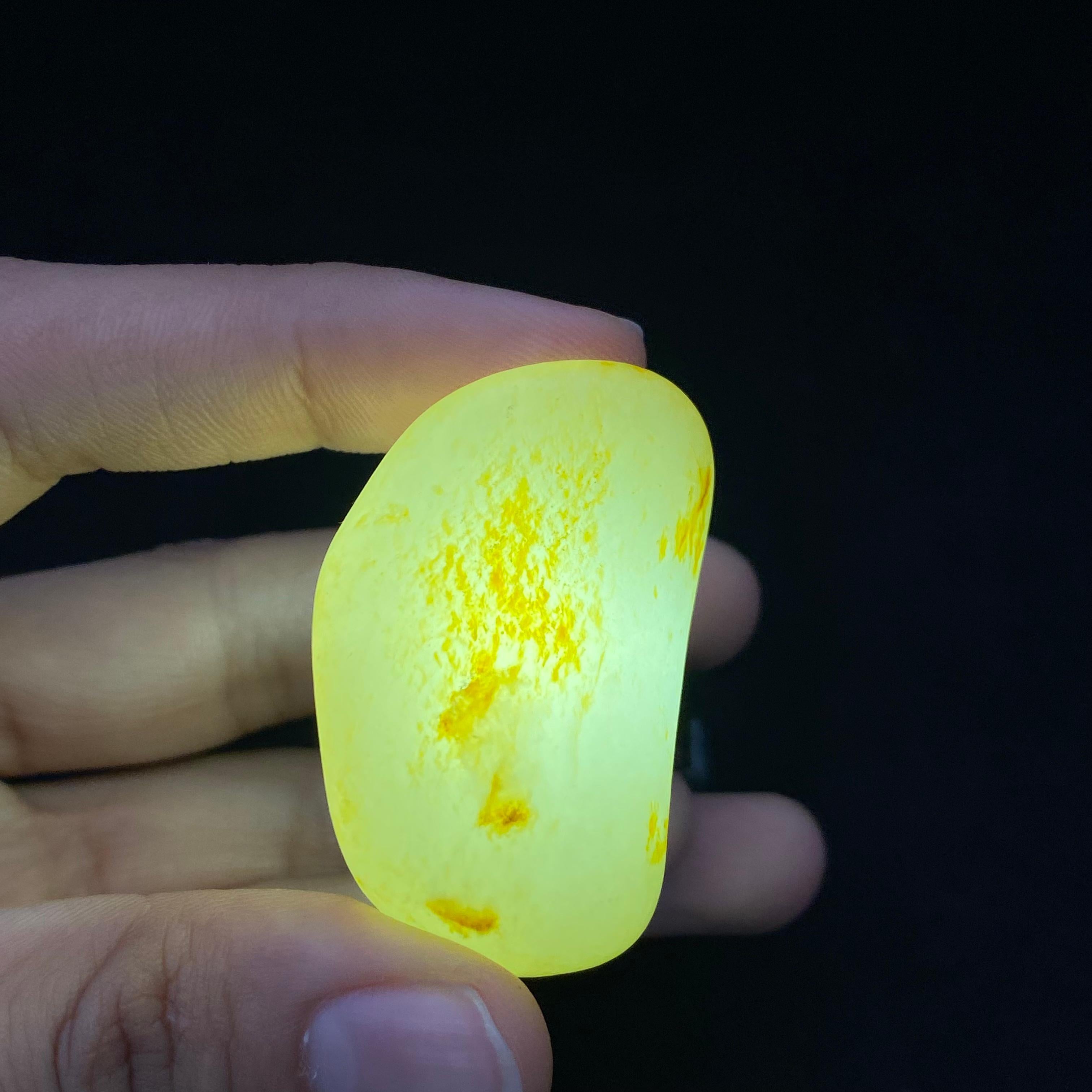 和田玉洒金皮籽料原石（36g）