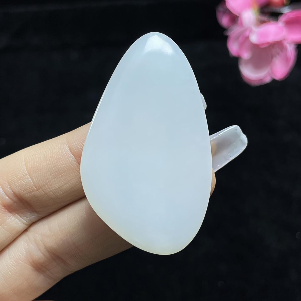 和田玉羊脂白玉连年有余牌（17.2g）