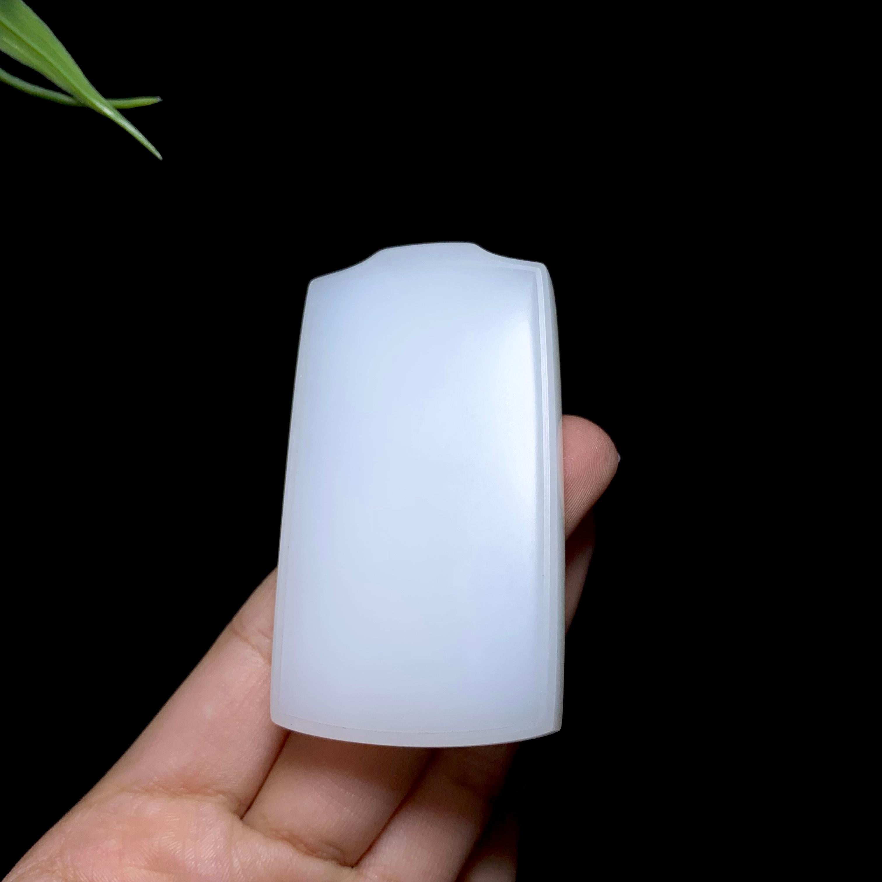 和田山料羊脂白玉无事牌（73.4g）