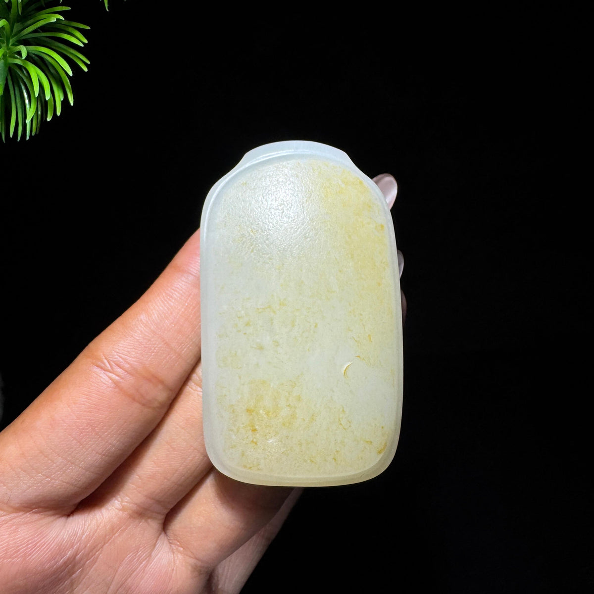 和田玉籽料满皮无事牌（68.4g）