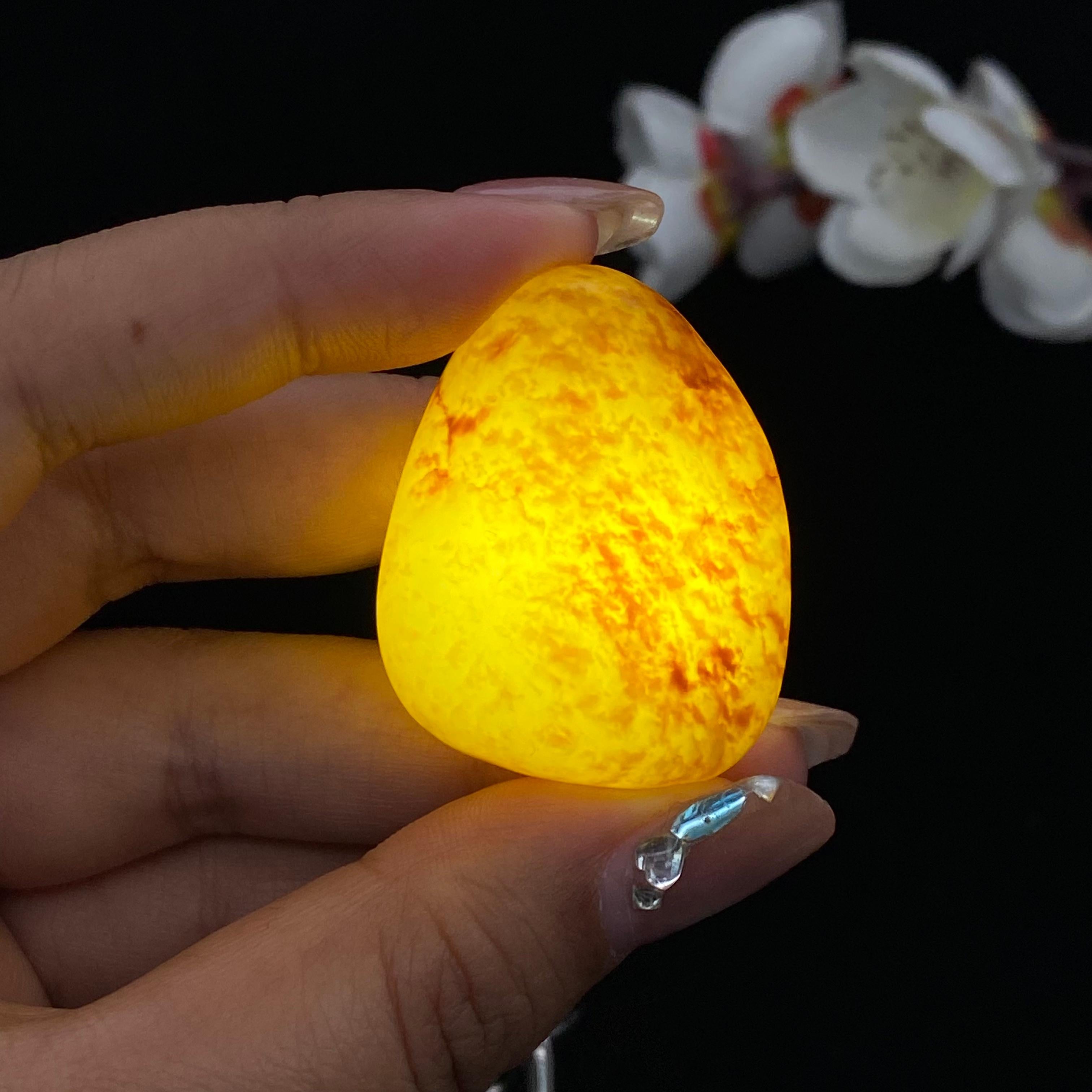 和田玉洒红皮籽料挂件（28.6g）