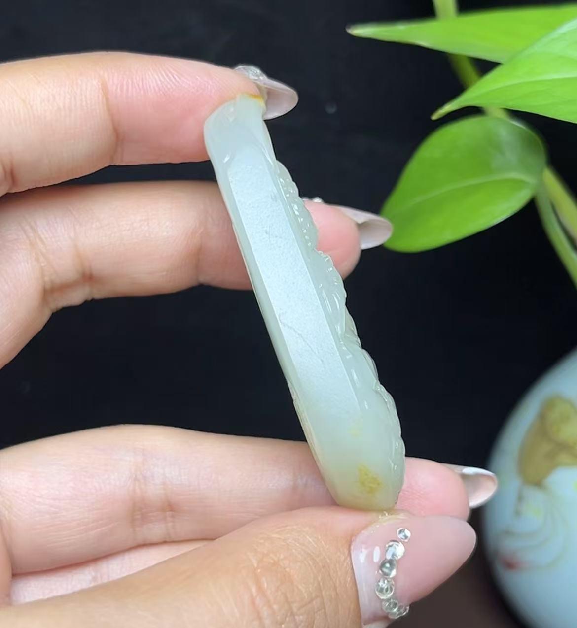 新疆和田玉籽料文殊菩萨（34.2g）