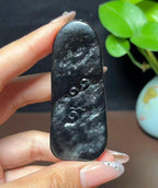 和田玉籽料黑皮白肉羊脂玉御龙观音（28.0g）