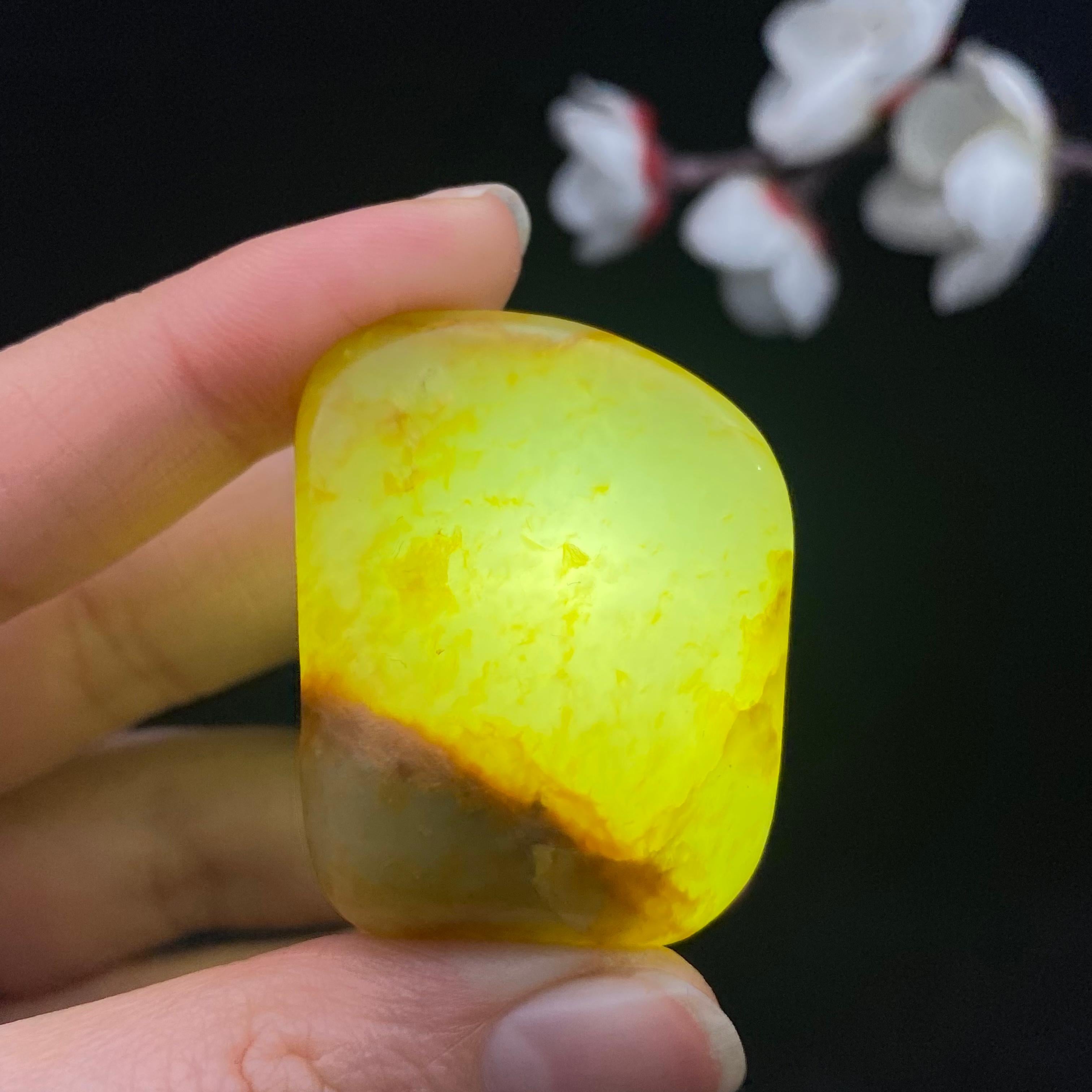 和田玉黄皮籽料挂件（35.9g）