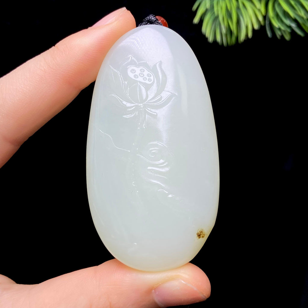和田玉籽料大势至菩萨（68.3g）