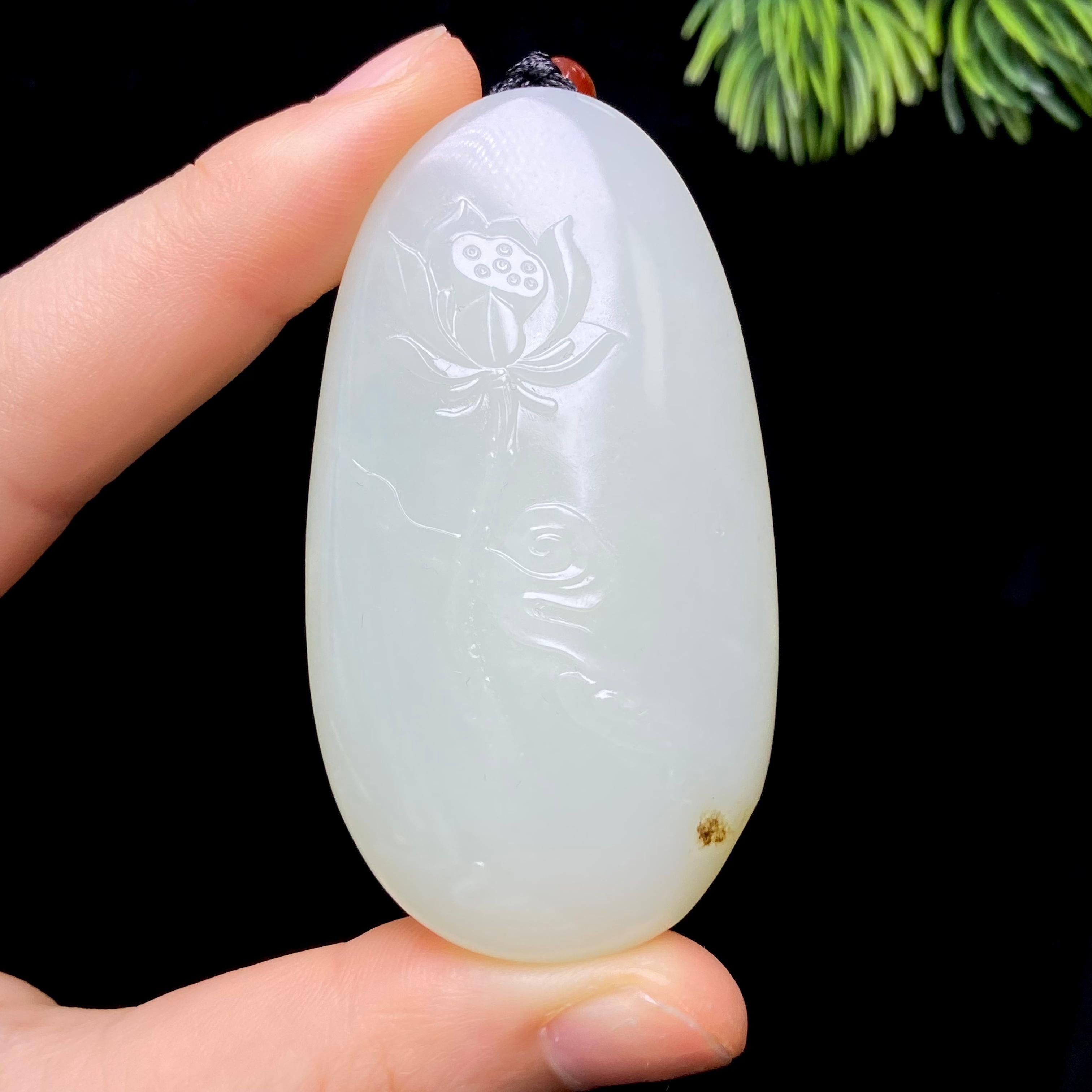 和田玉籽料大势至菩萨（68.3g）