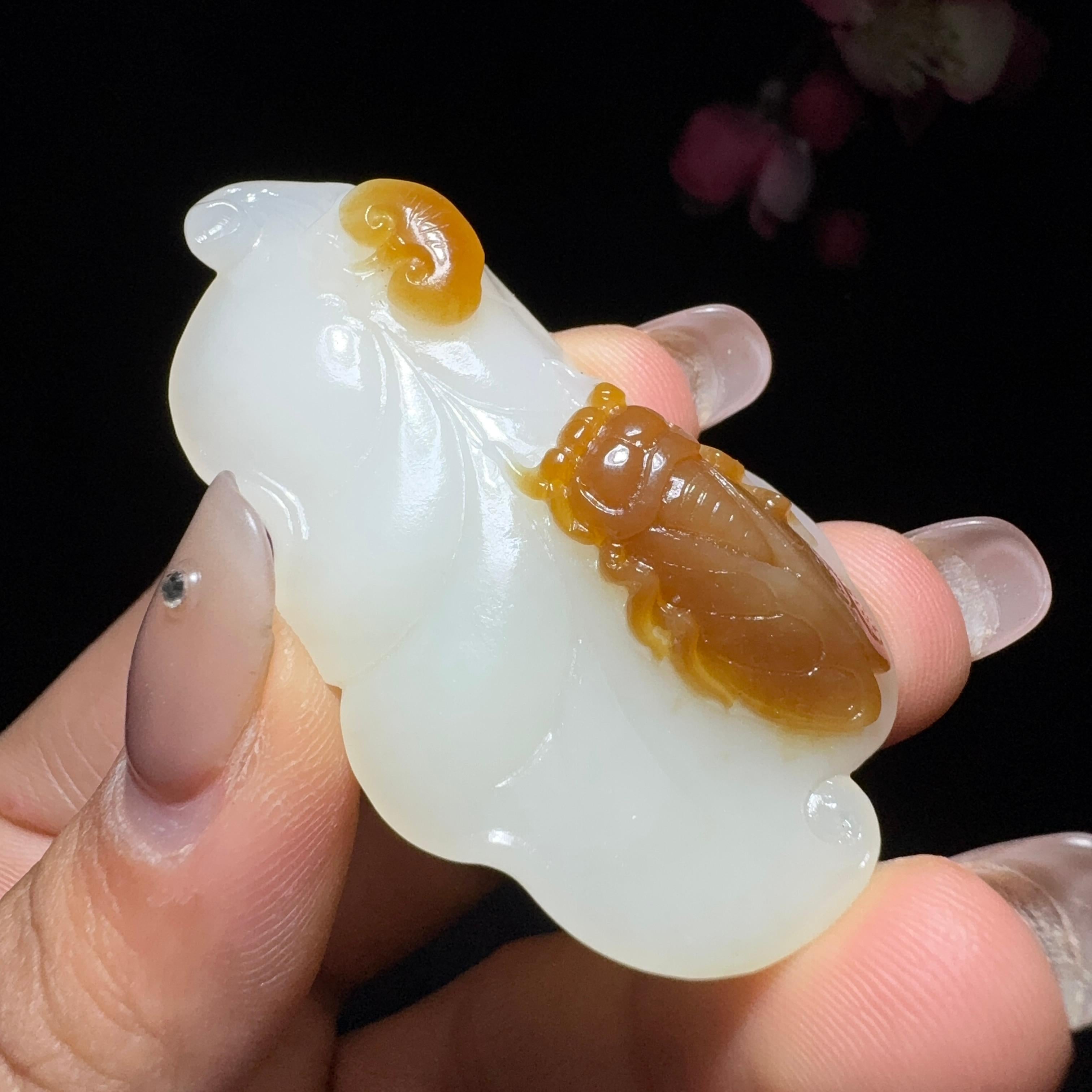 和田玉糖白挂件一夜成名（20.2g）
