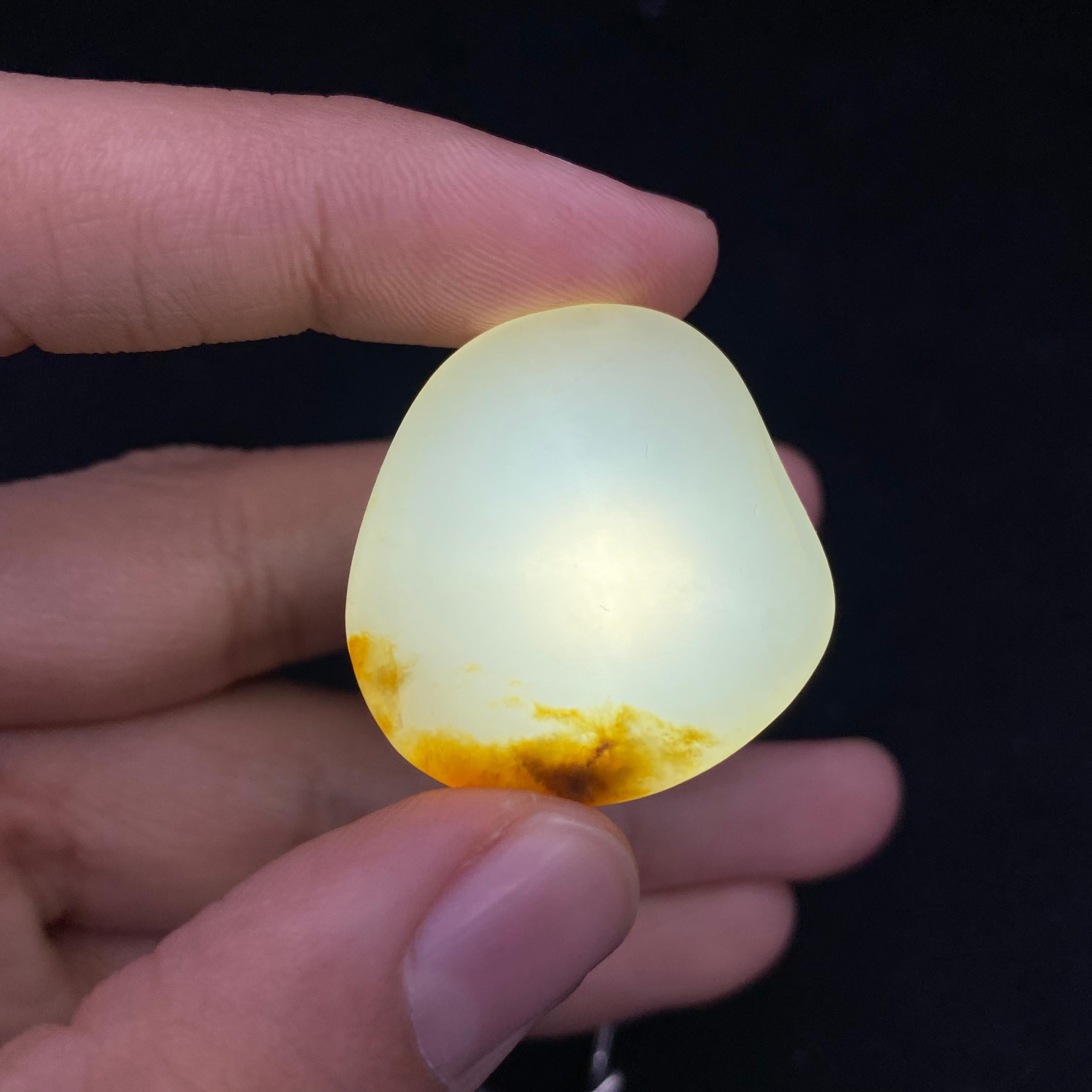 和田玉黄皮籽料原石（12.6g）