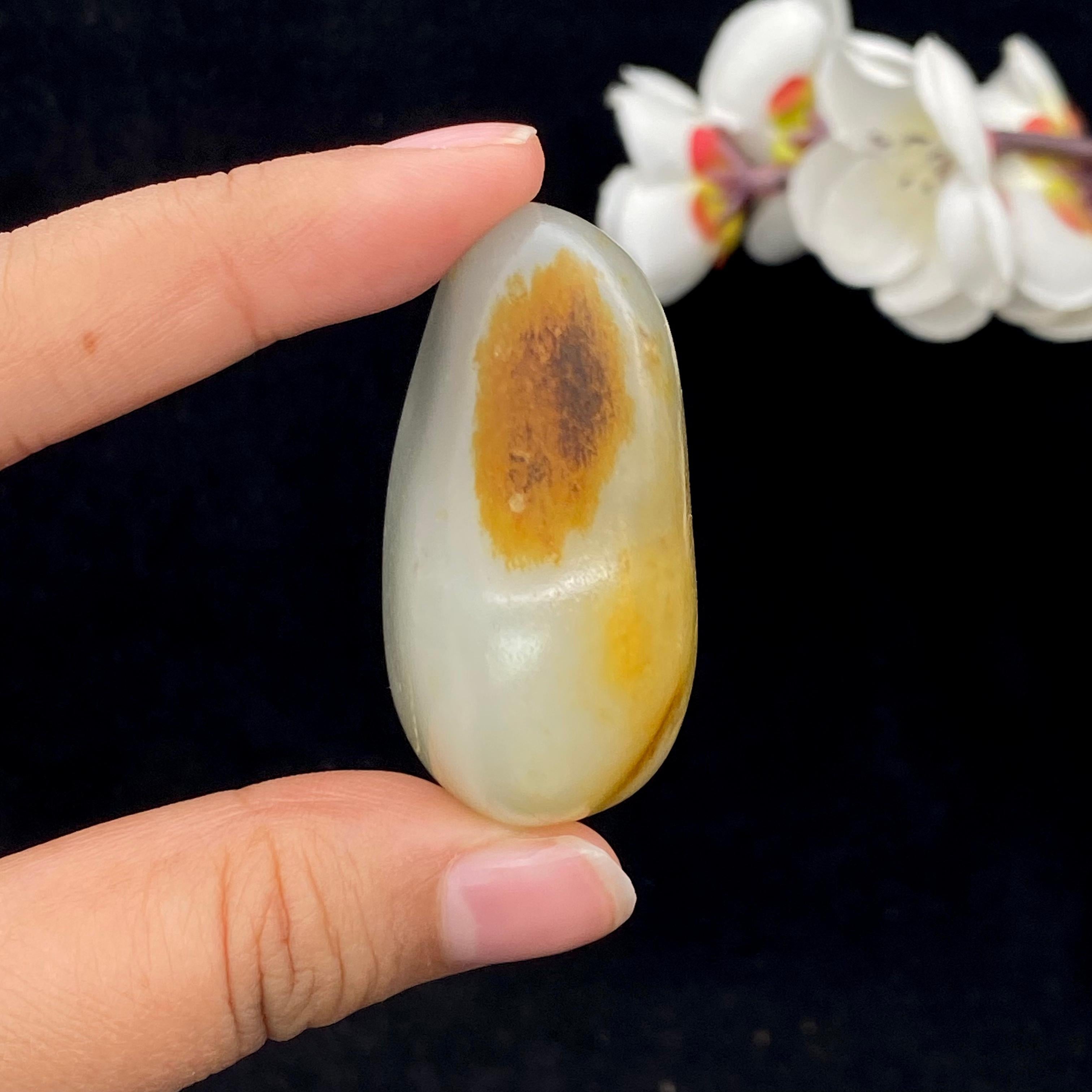 和田玉聚黄皮青花底籽料男士挂件（50g）