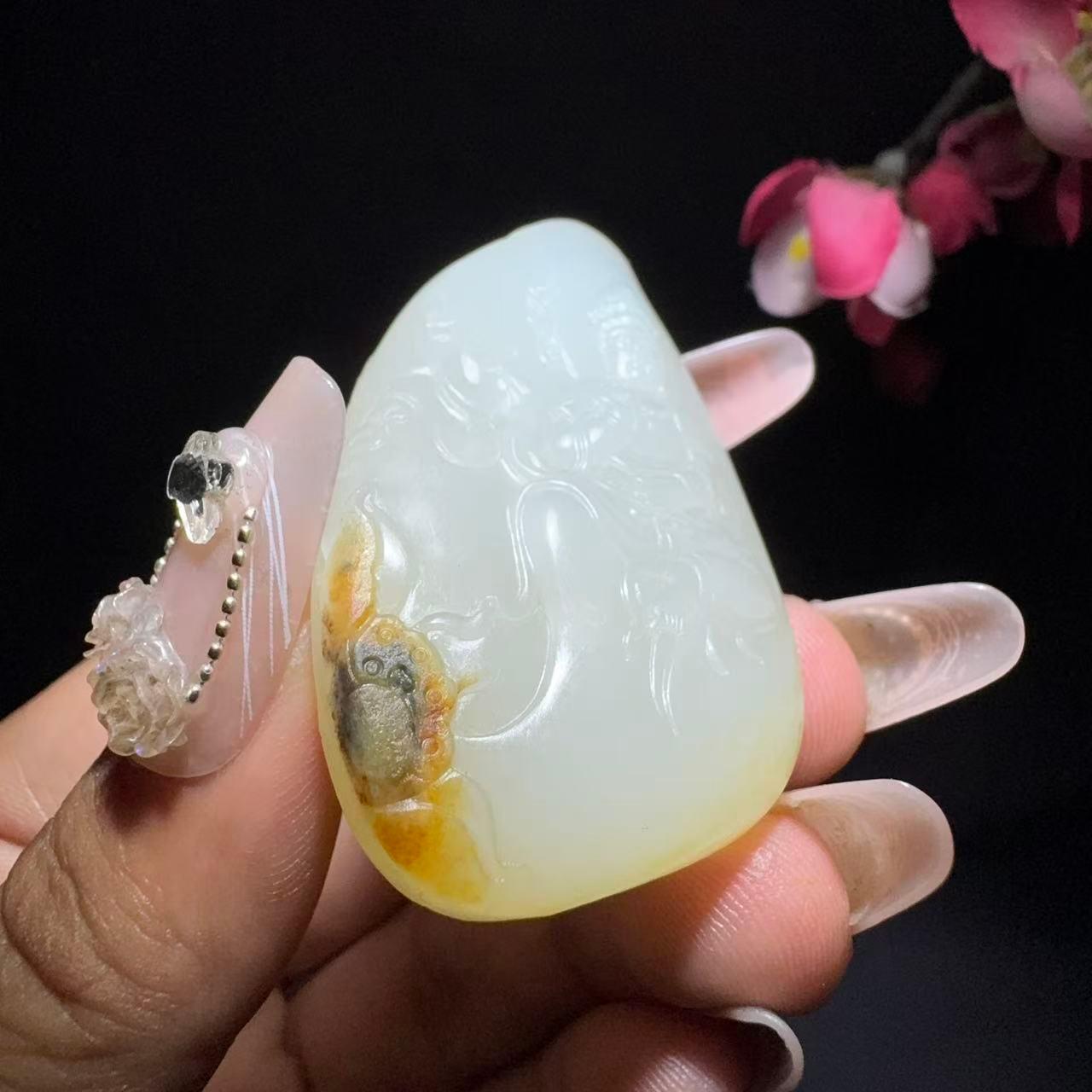 和田玉籽料挂件莲花观音（40.7g）