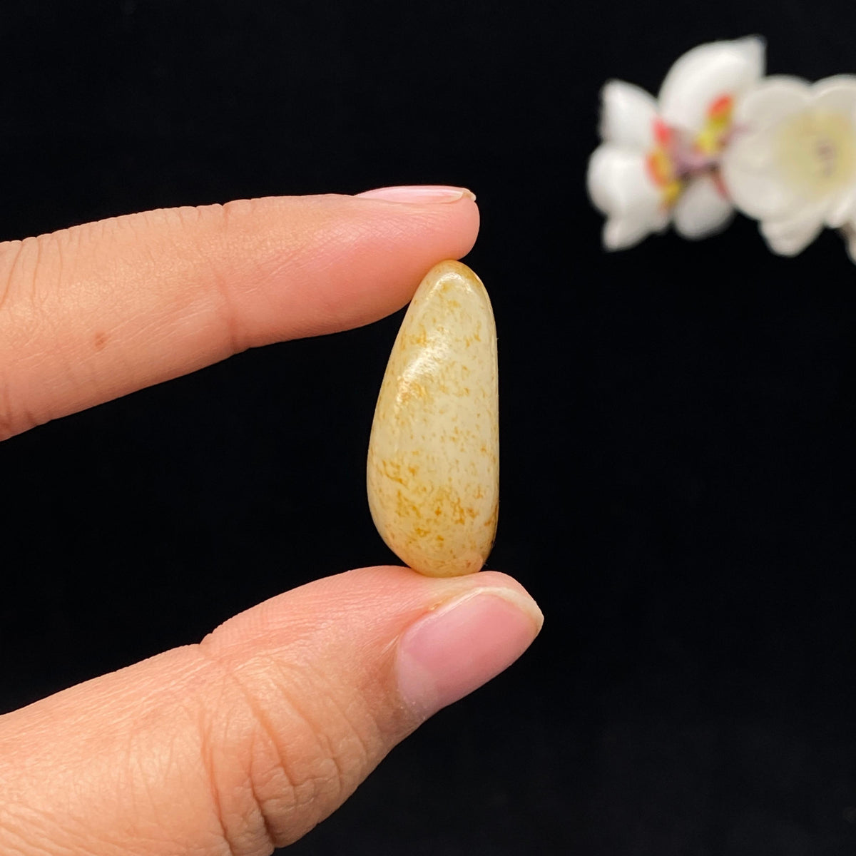和田玉满洒金皮籽料吊坠籽（14.7g）