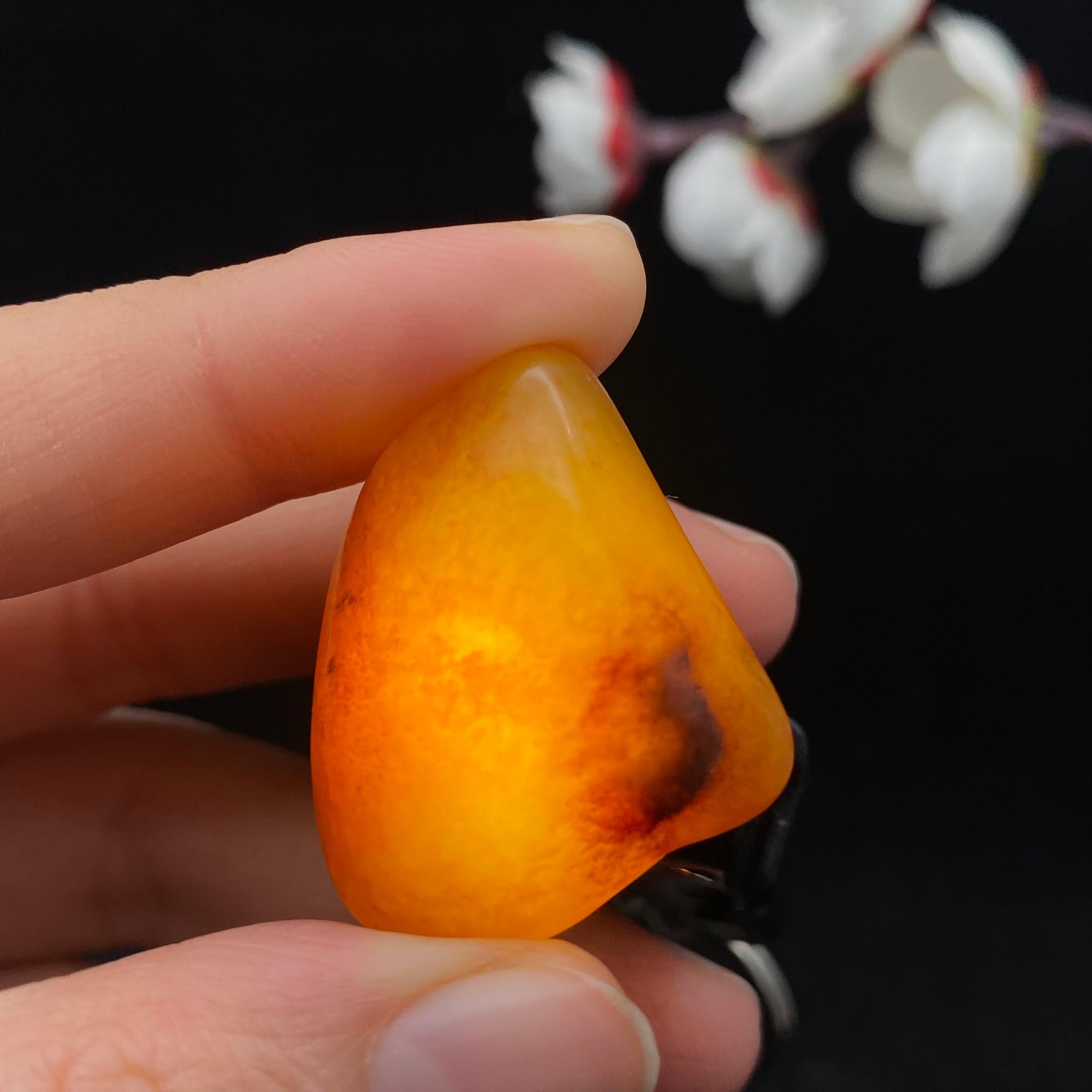 和田玉黄沁皮籽料吊坠籽（11.9g）