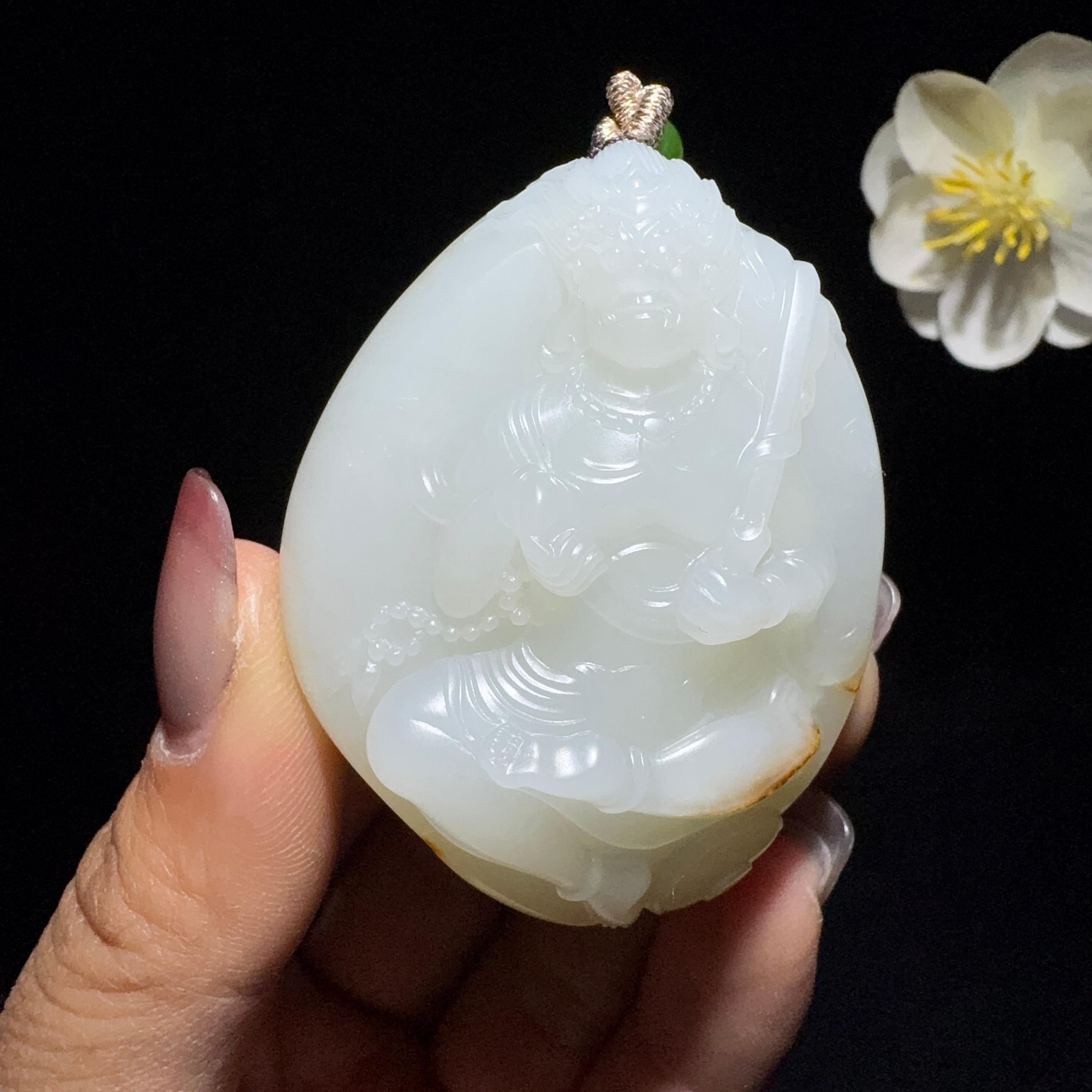 和田玉籽料不动明王菩萨挂件（72.6g）