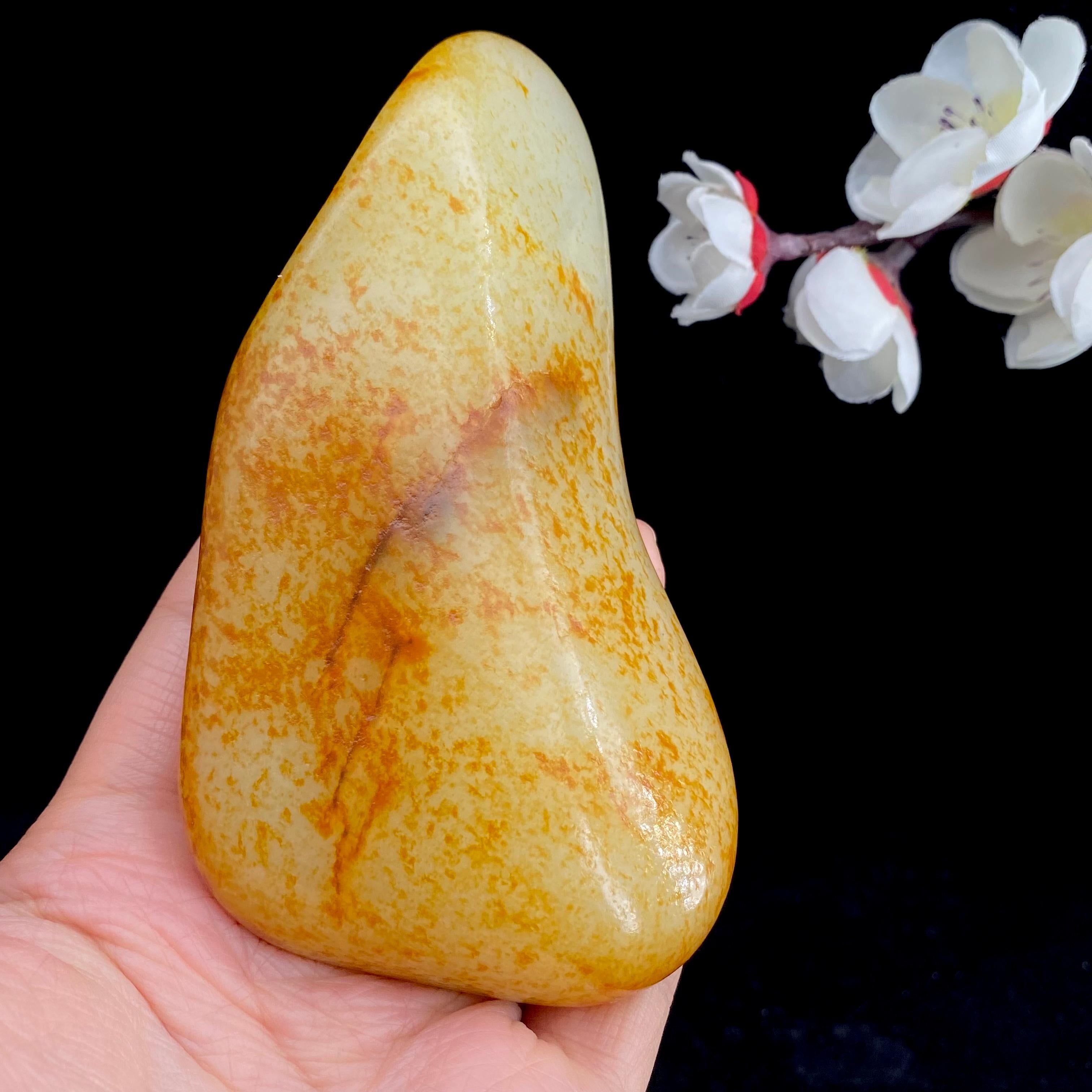 和田玉洒红皮籽料原石（309.6g）