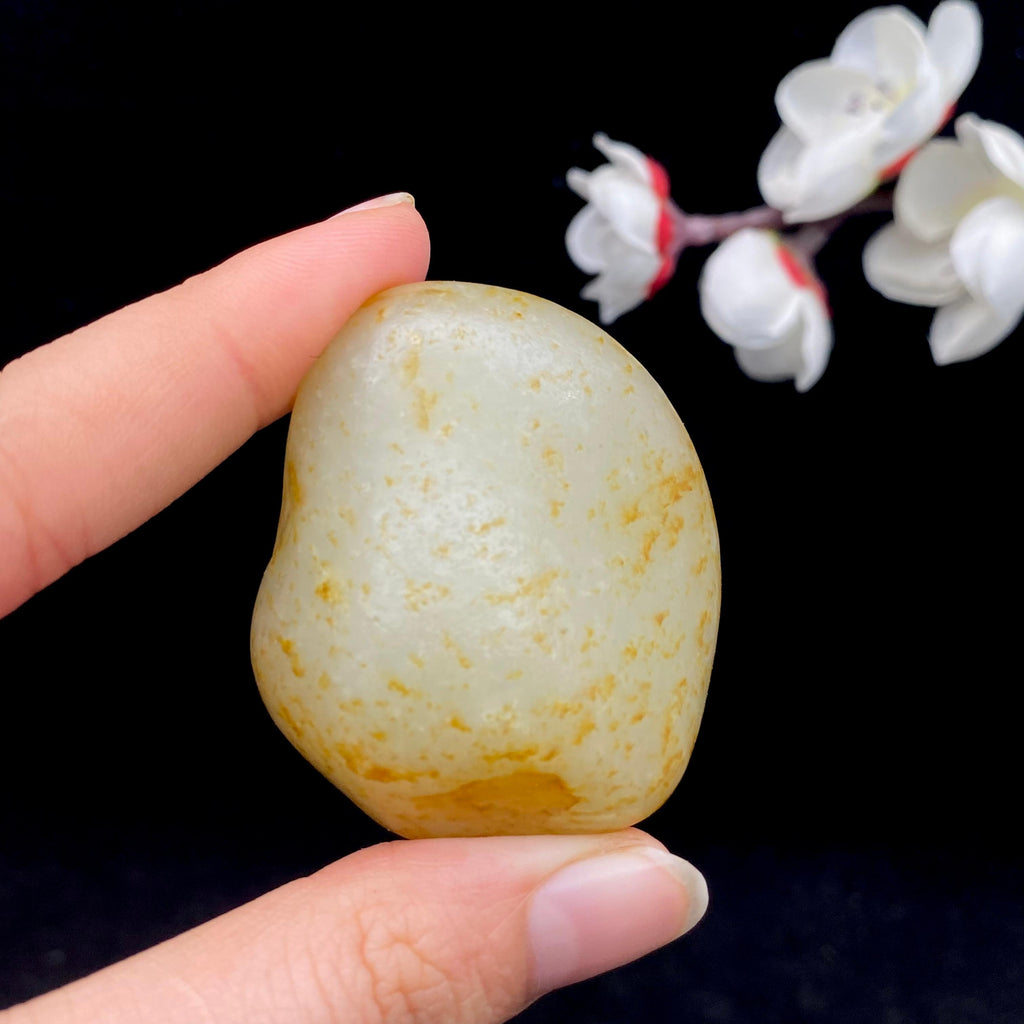 和田玉满洒金皮籽料（55.2g）