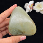 和田玉洒金皮带翠籽料手把件（115.8g）