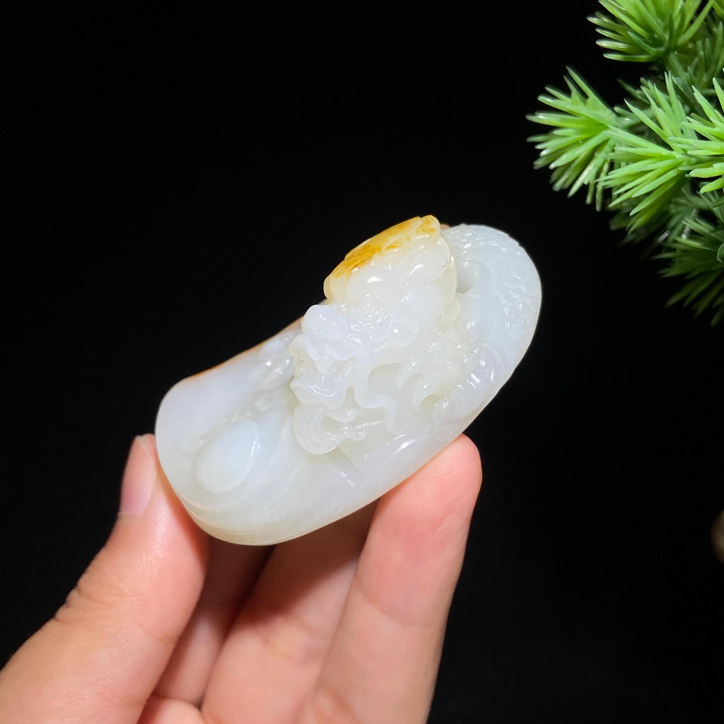 和田玉籽料龙行天下（54.7g）
