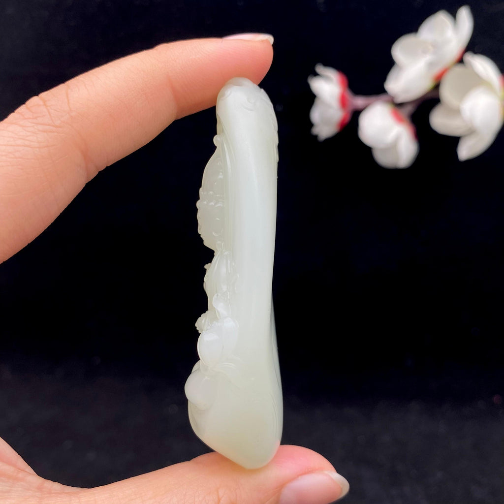和田玉白玉籽料【观音】（58.3g）