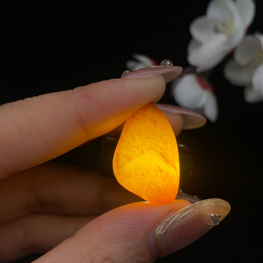 和田玉黄沁皮籽料原石（4.8g）