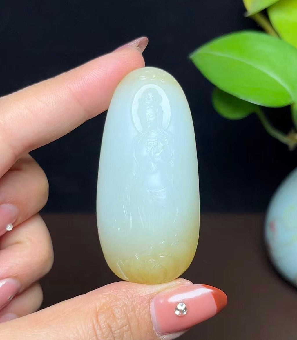 新疆和田玉且末天地糖站观音（38.7g）