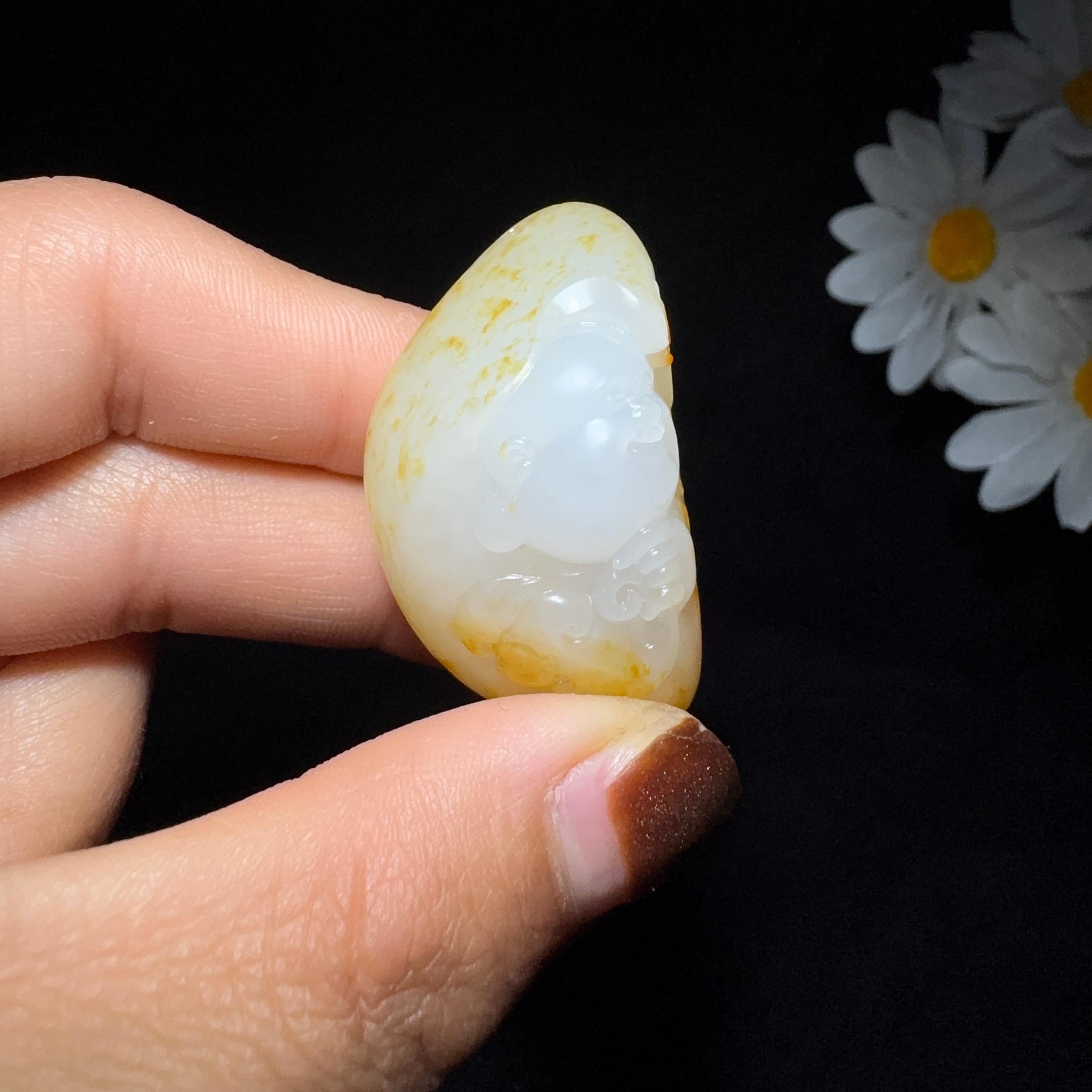 和田玉籽料收藏级挂件佛公（33.7g）