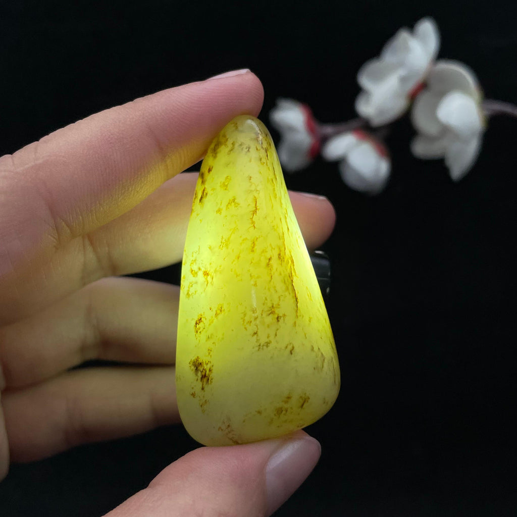 和田玉秋梨皮籽料挂件（35.1g）