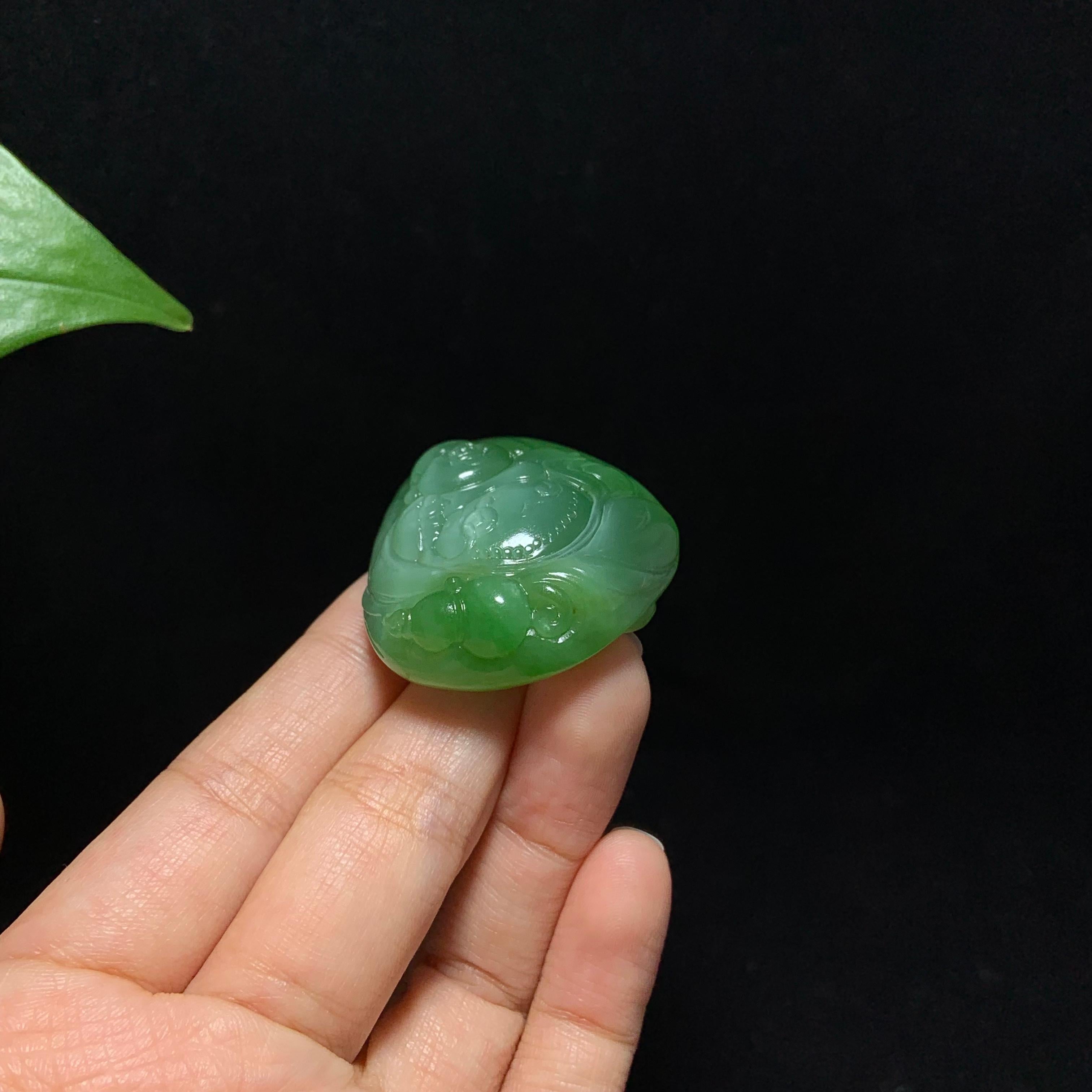 收藏级碧玉粉绿佛公挂件（29.5g）