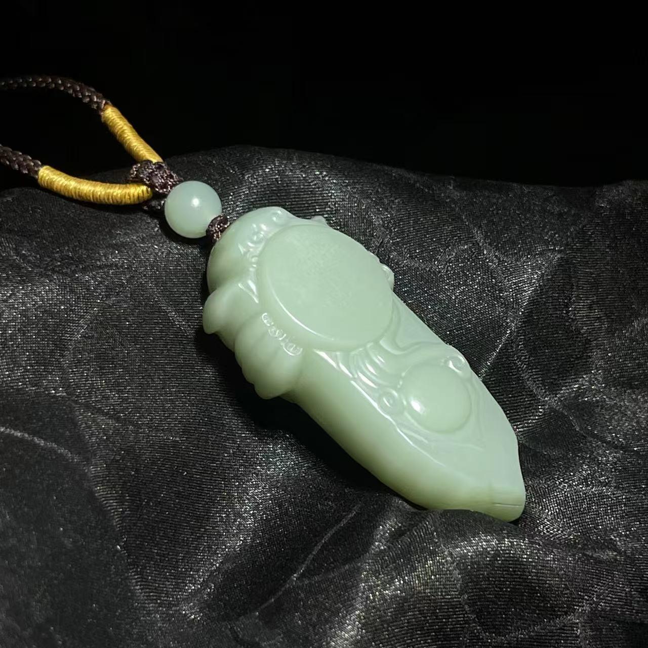 和田玉碧玉粉青瑞兽坠（21.7g）