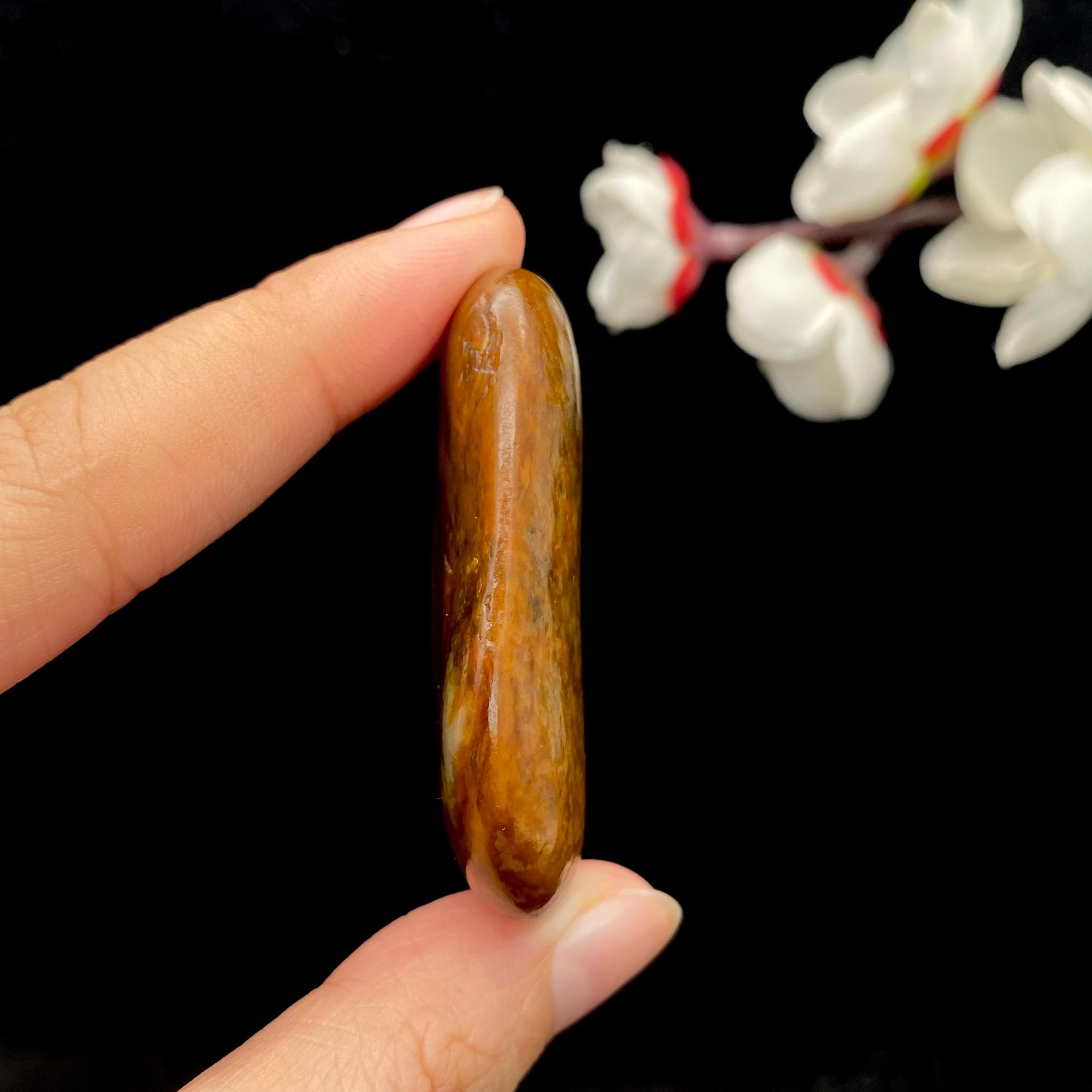 和田玉黄沁皮籽料原石（32.9g）