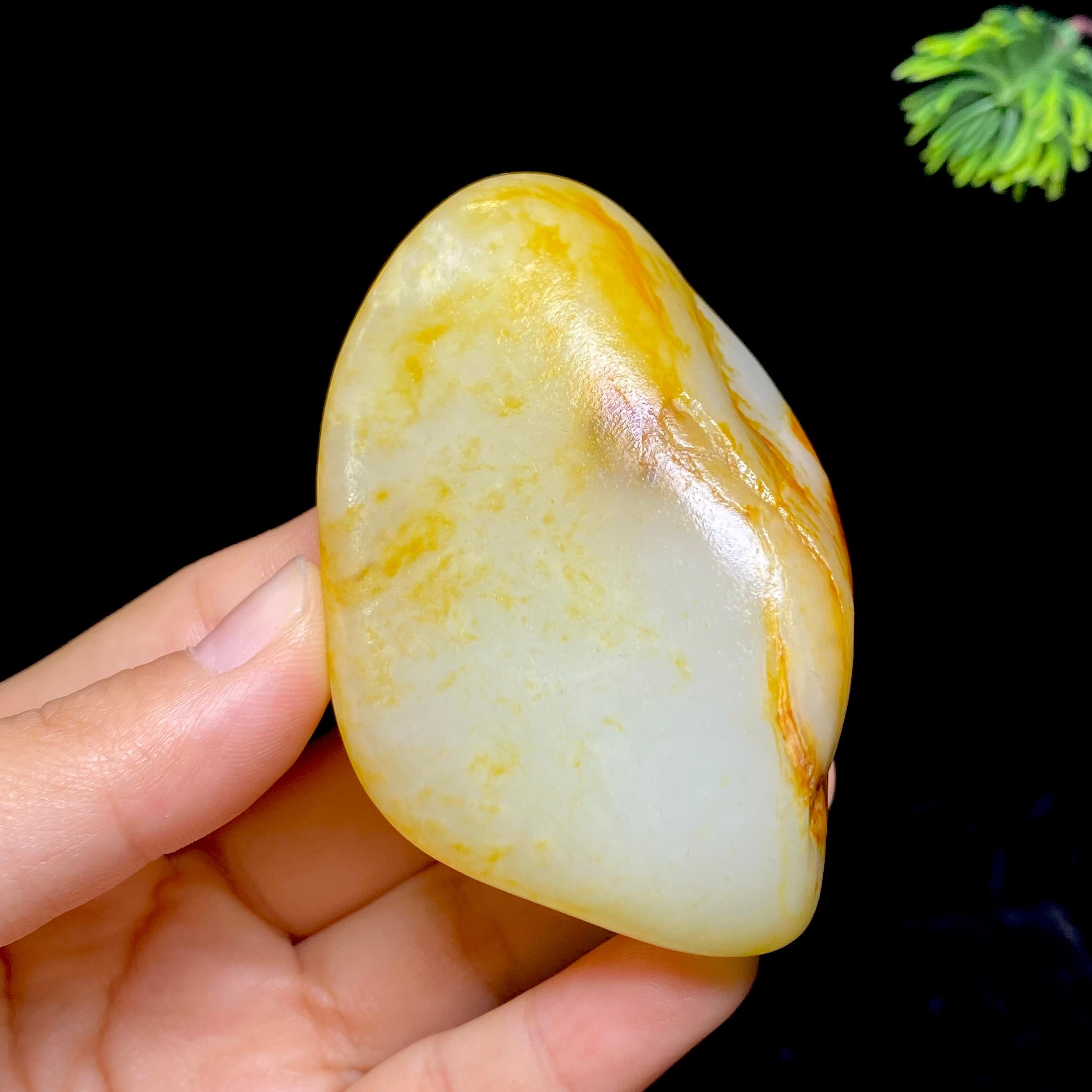 和田玉红皮籽料把件（150.6g）