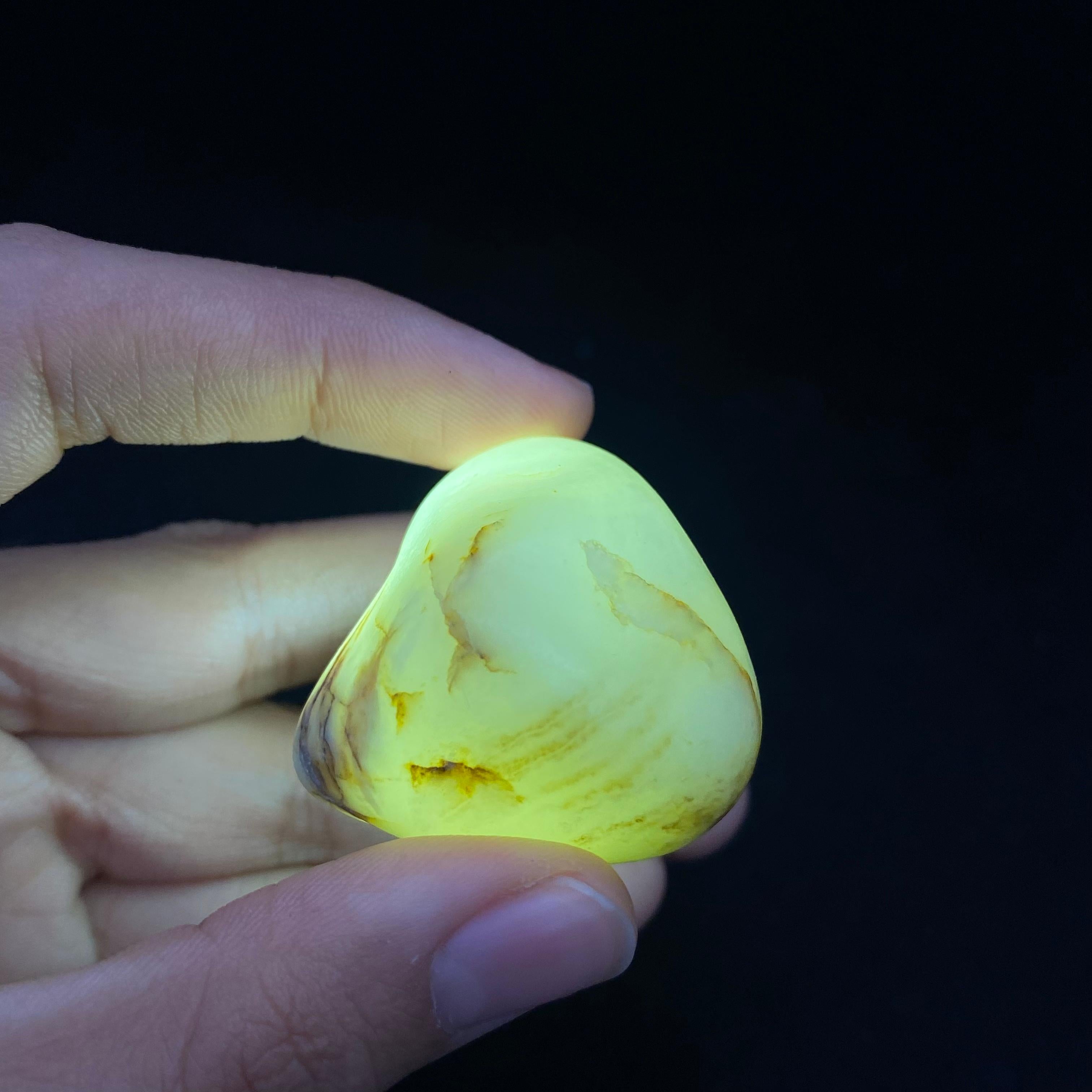 【超值推荐】和田玉秋梨皮籽料挂件（50.9g）