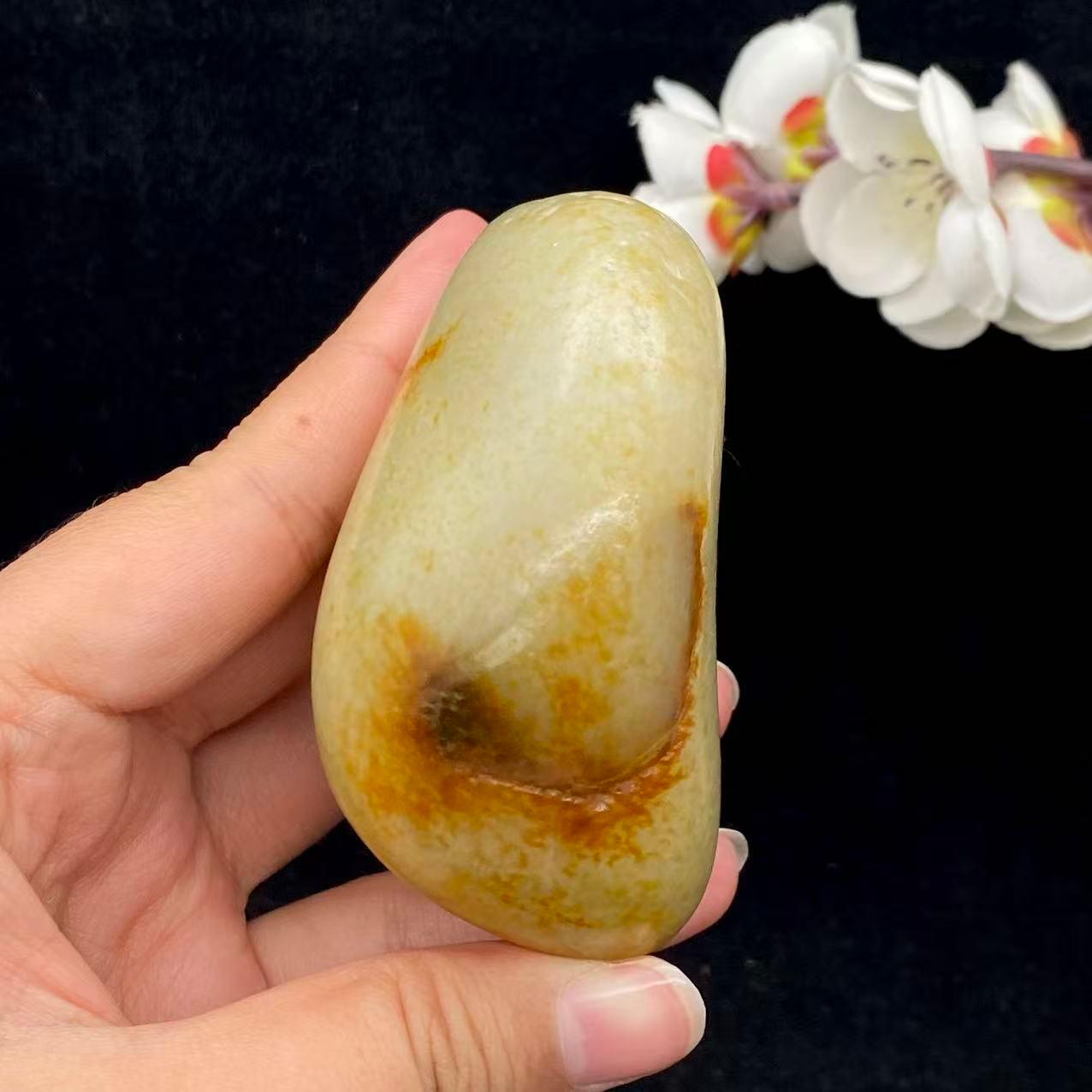 和田玉洒金皮青花底籽料（283.8g）