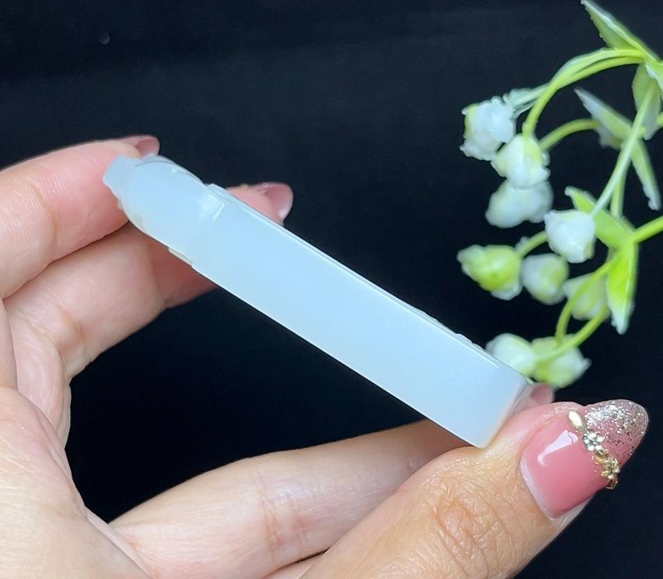 高品质和田玉羊脂白玉府上有龙平安无事牌（76.7g）