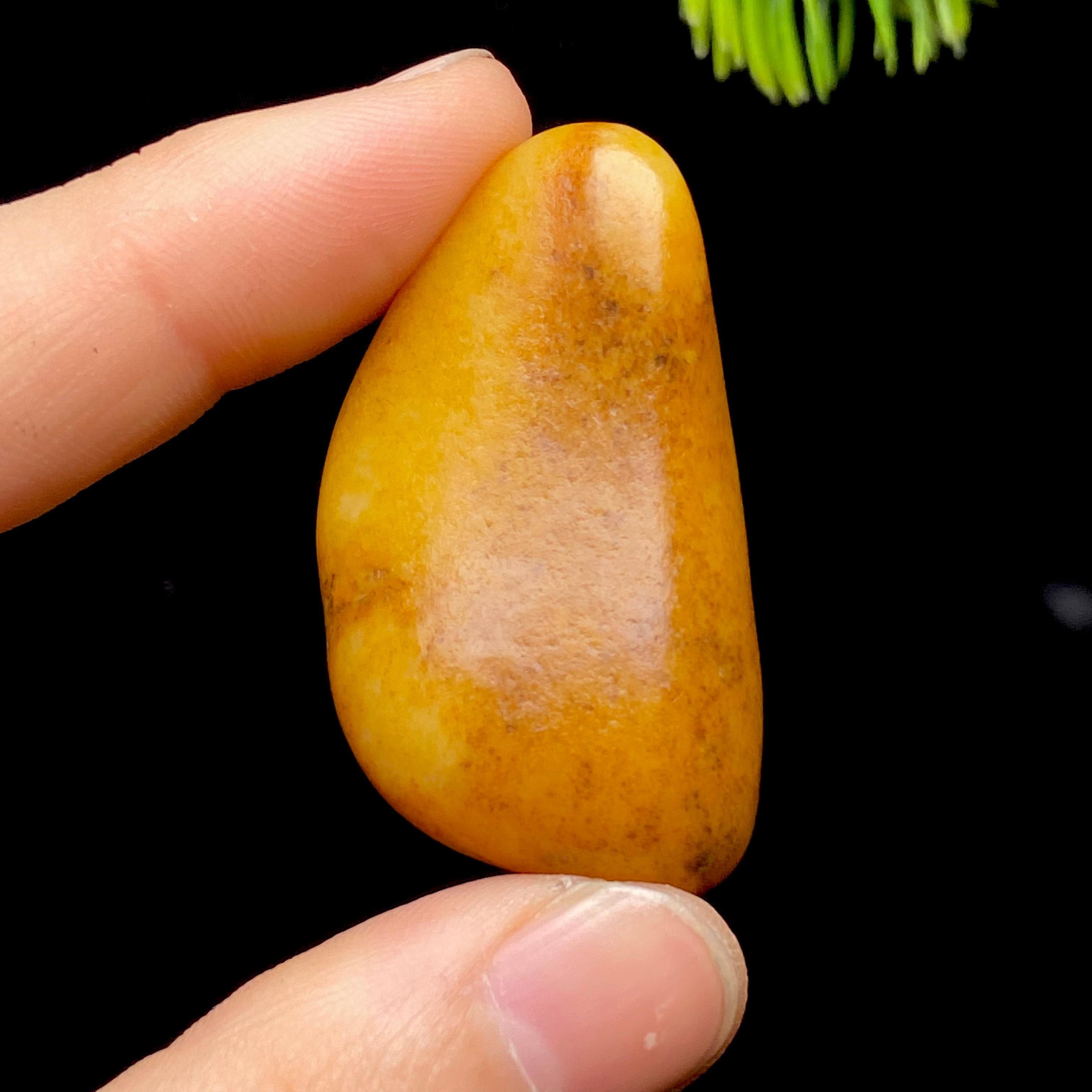 和田玉黄沁皮籽料（22.4g）